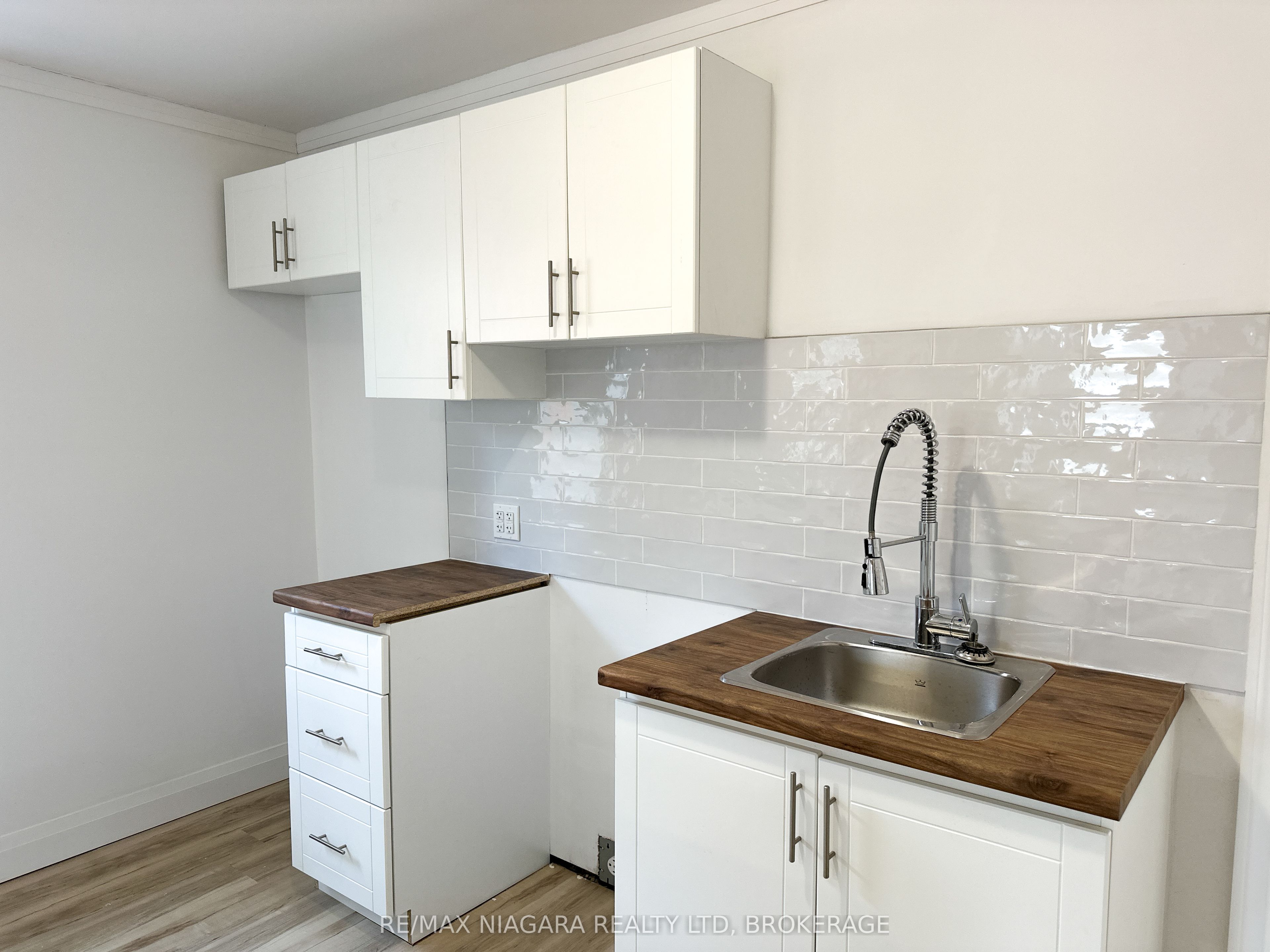233 Pelham Road Property Photo 9