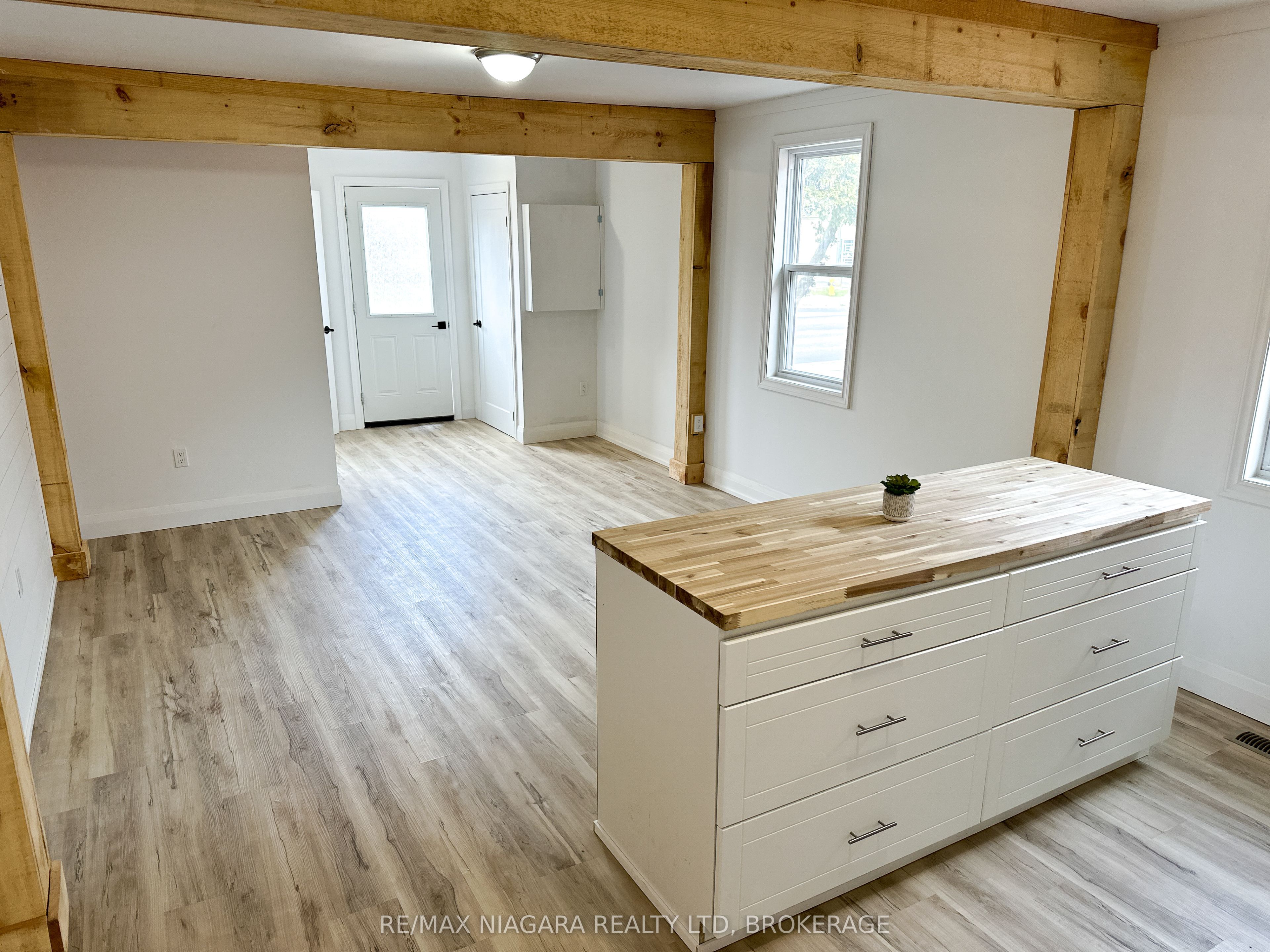 233 Pelham Road Property Photo 13