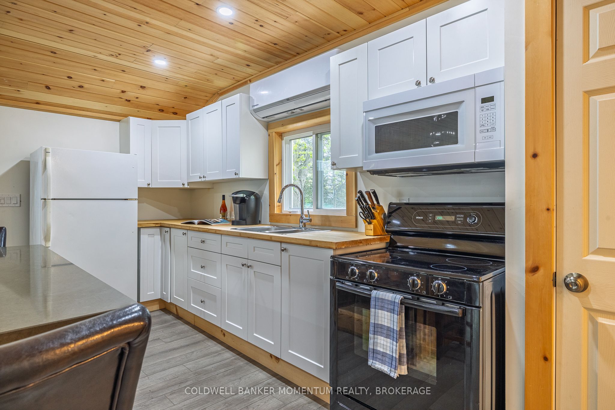 12221 Lakeshore Road Property Photo 25
