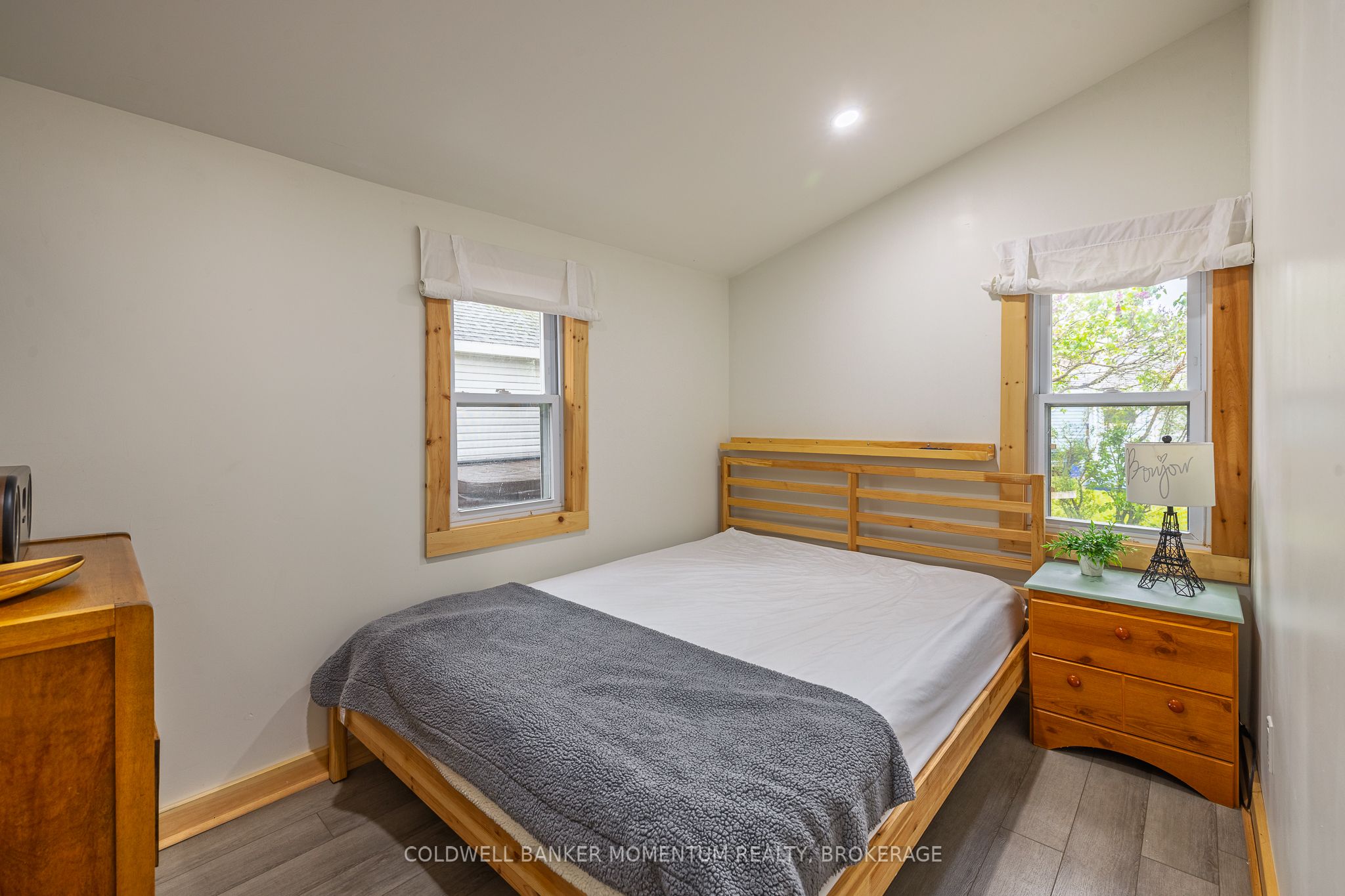 12221 Lakeshore Road Property Photo 37