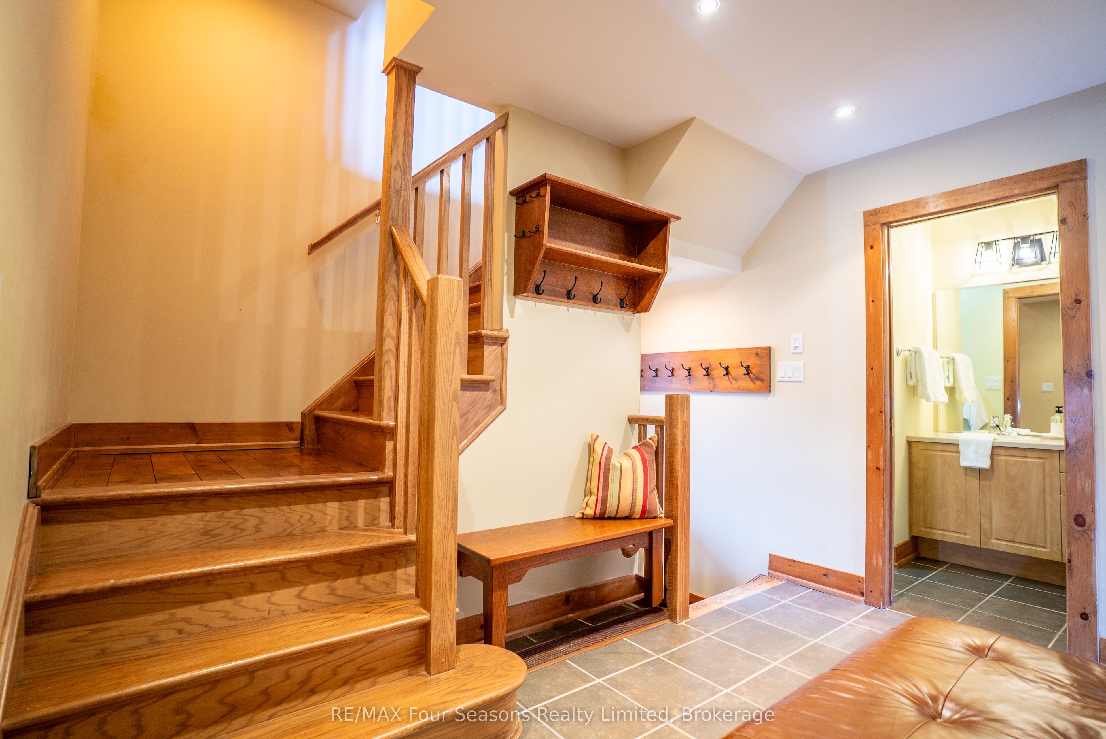141 Venture Boulevard Property Photo 25