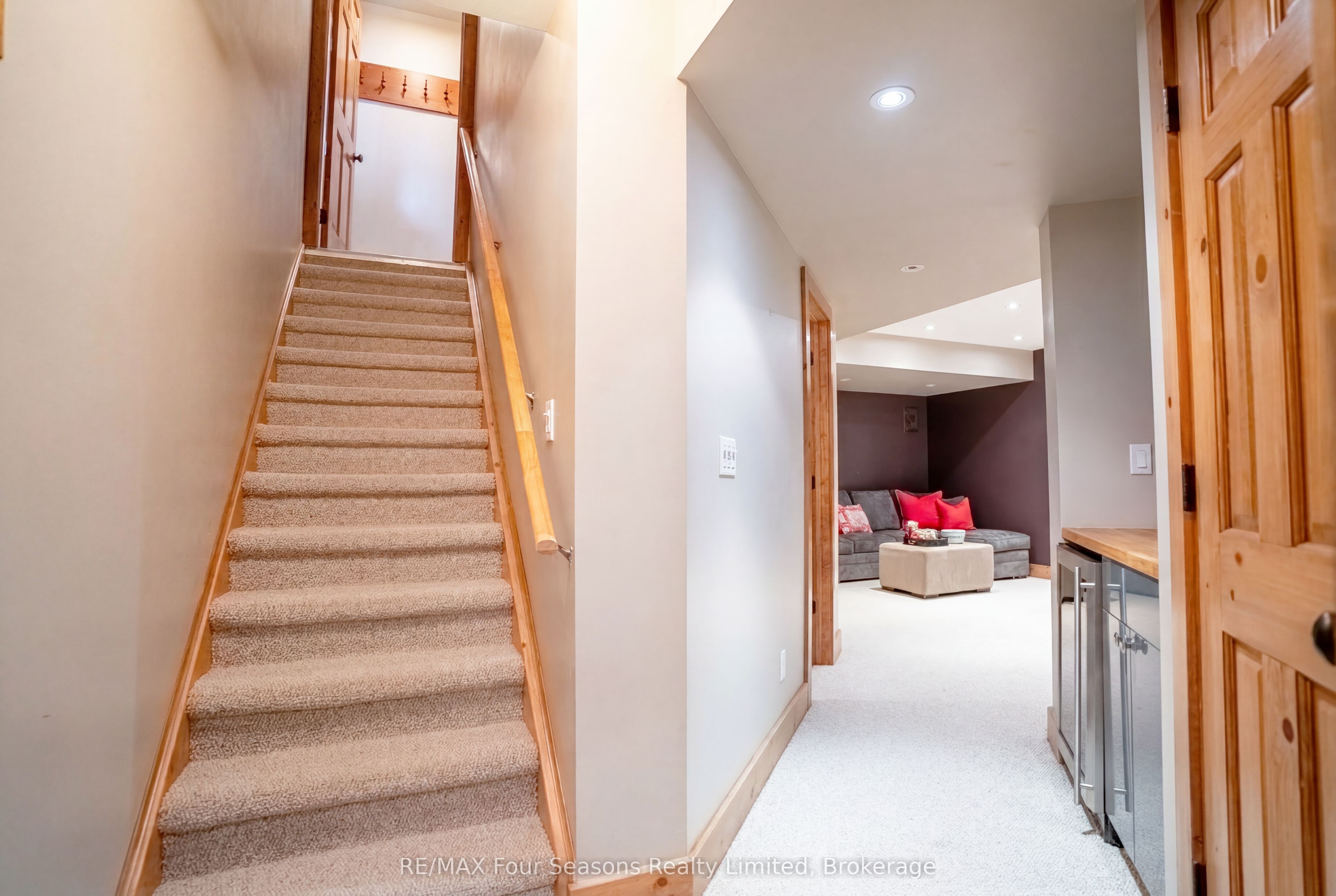 141 Venture Boulevard Property Photo 32