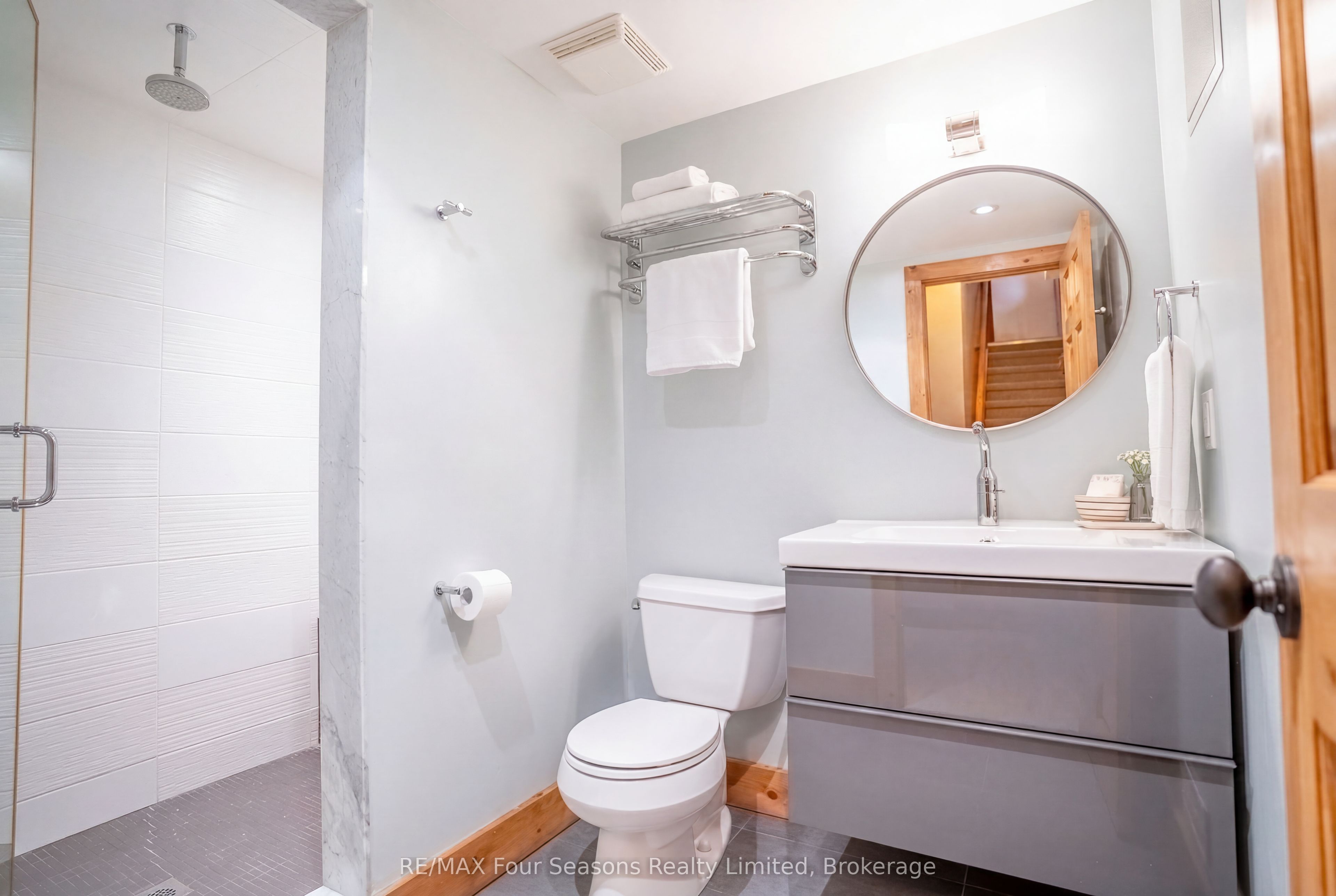 141 Venture Boulevard Property Photo 33