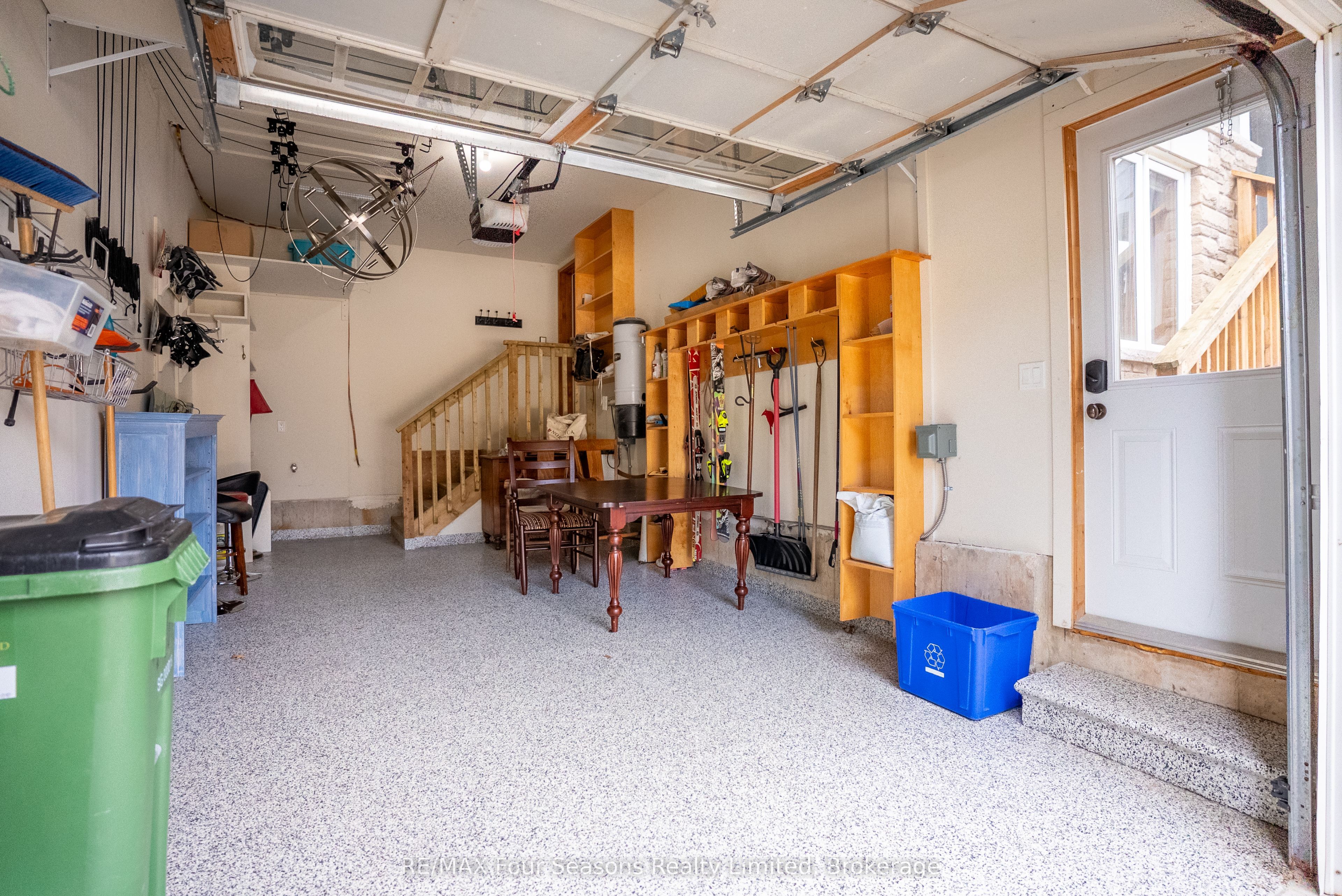 141 Venture Boulevard Property Photo 38