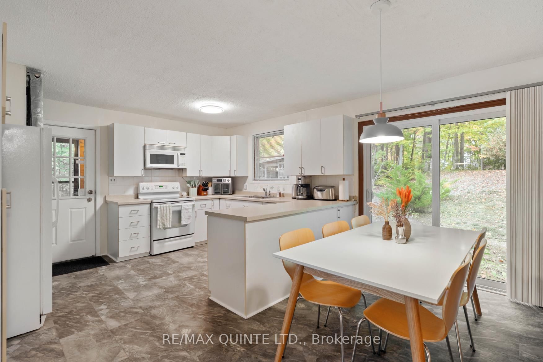 538 Skene Road Property Photo 10