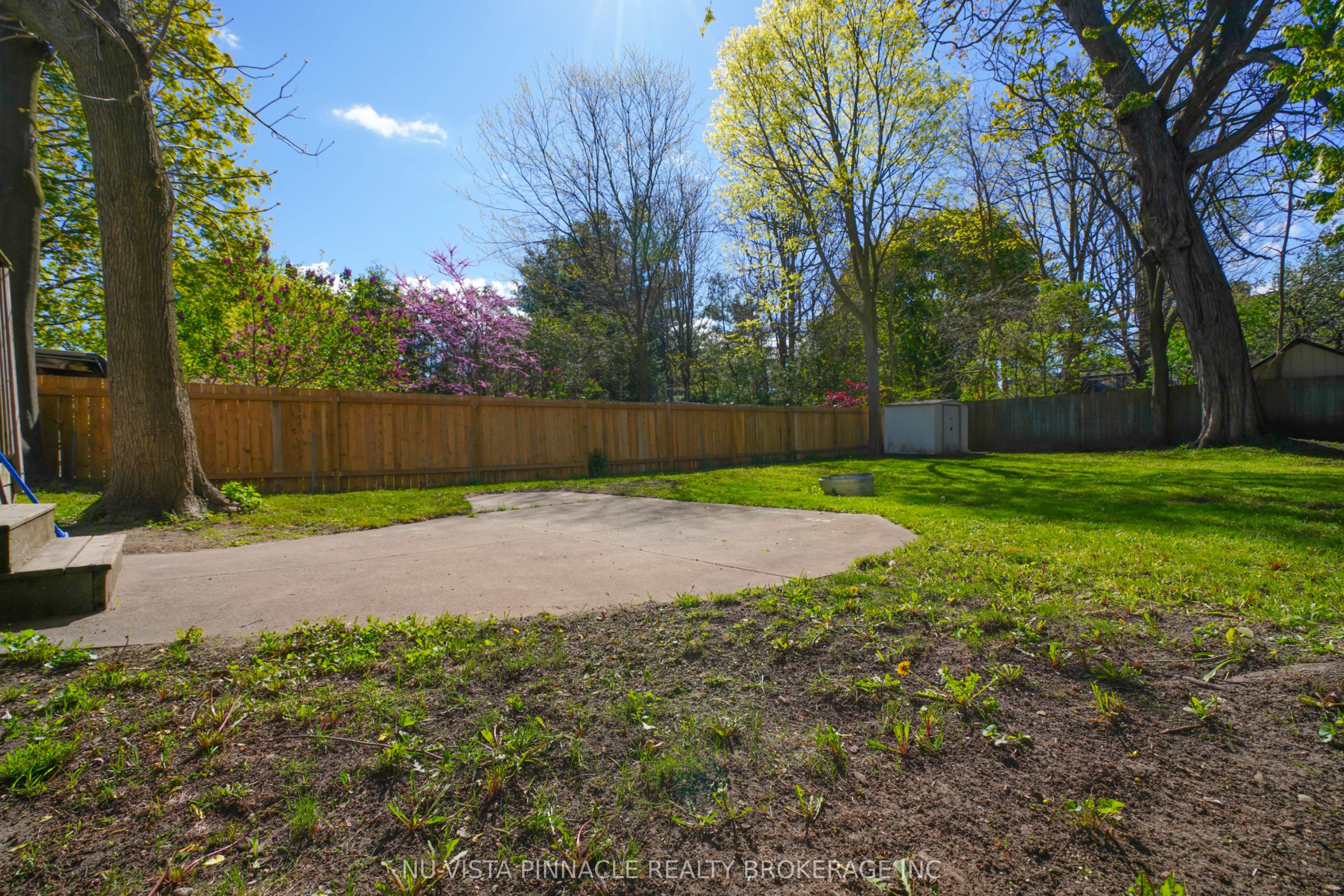 571 Dufferin Avenue Property Photo 15