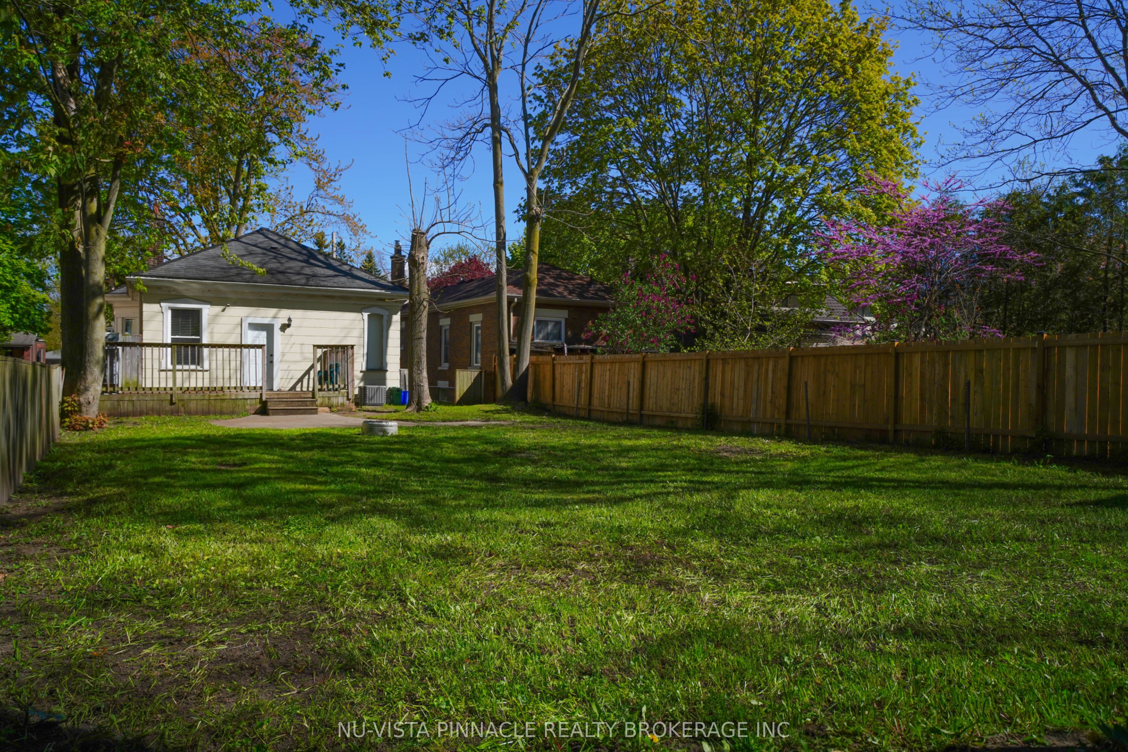 571 Dufferin Avenue Property Photo 16