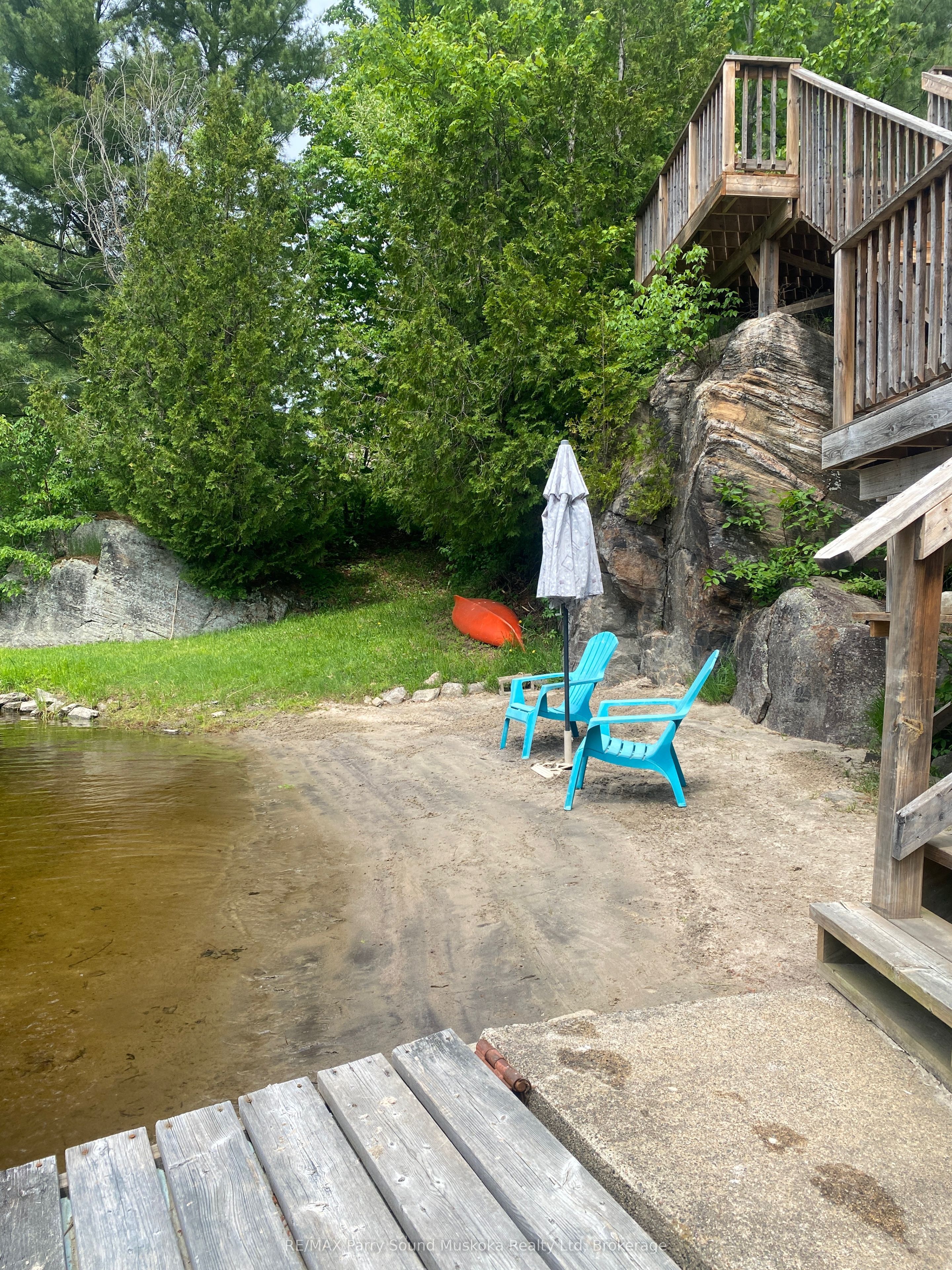 43 Bears Paw W Property Photo 3
