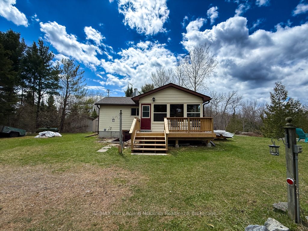 43 Bears Paw W Property Photo 5