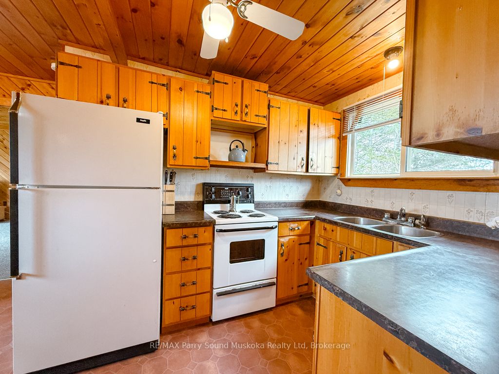 43 Bears Paw W Property Photo 13