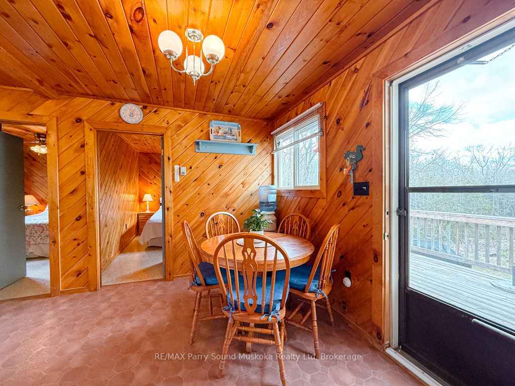 43 Bears Paw W Property Photo 14