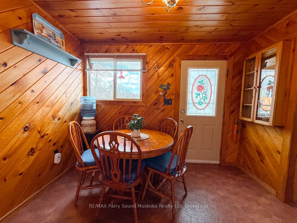 43 Bears Paw W Property Photo 15