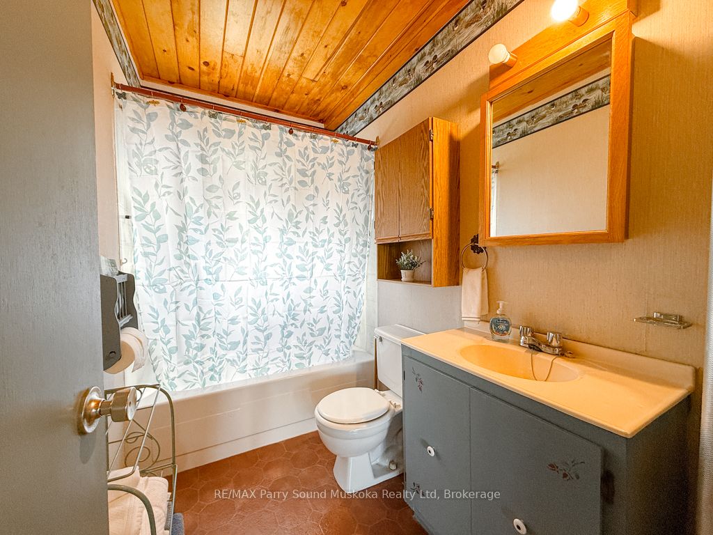 43 Bears Paw W Property Photo 19