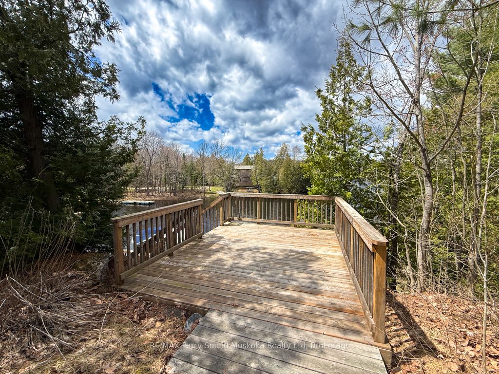 43 Bears Paw W Property Photo 26