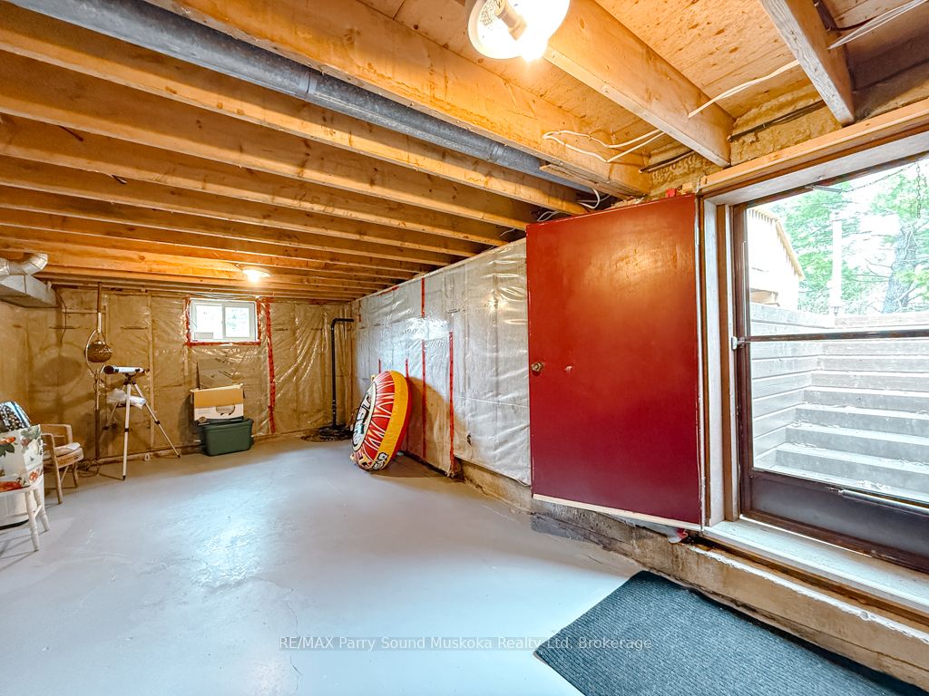 43 Bears Paw W Property Photo 31