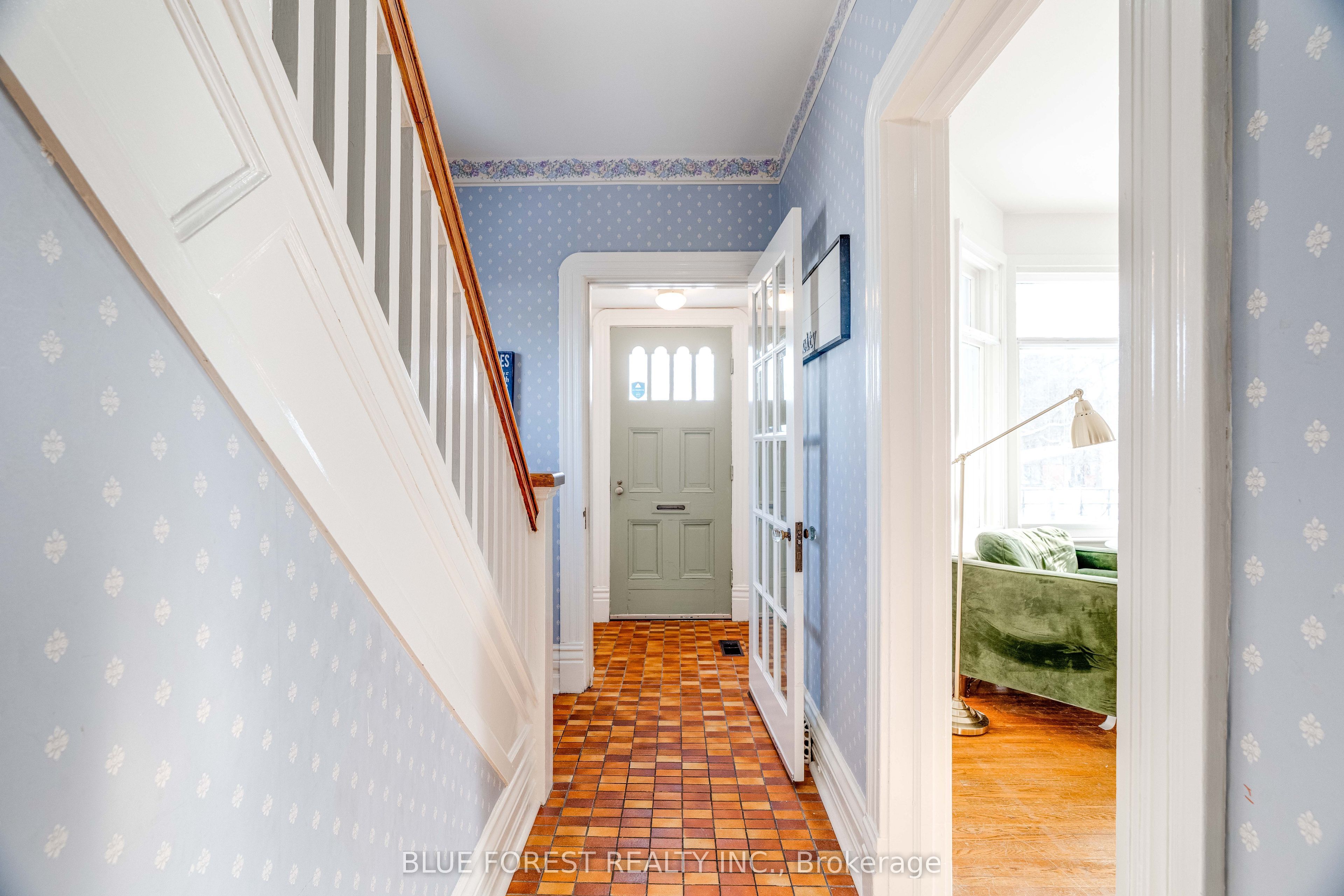 521 Upper Queen Street Property Photo 6