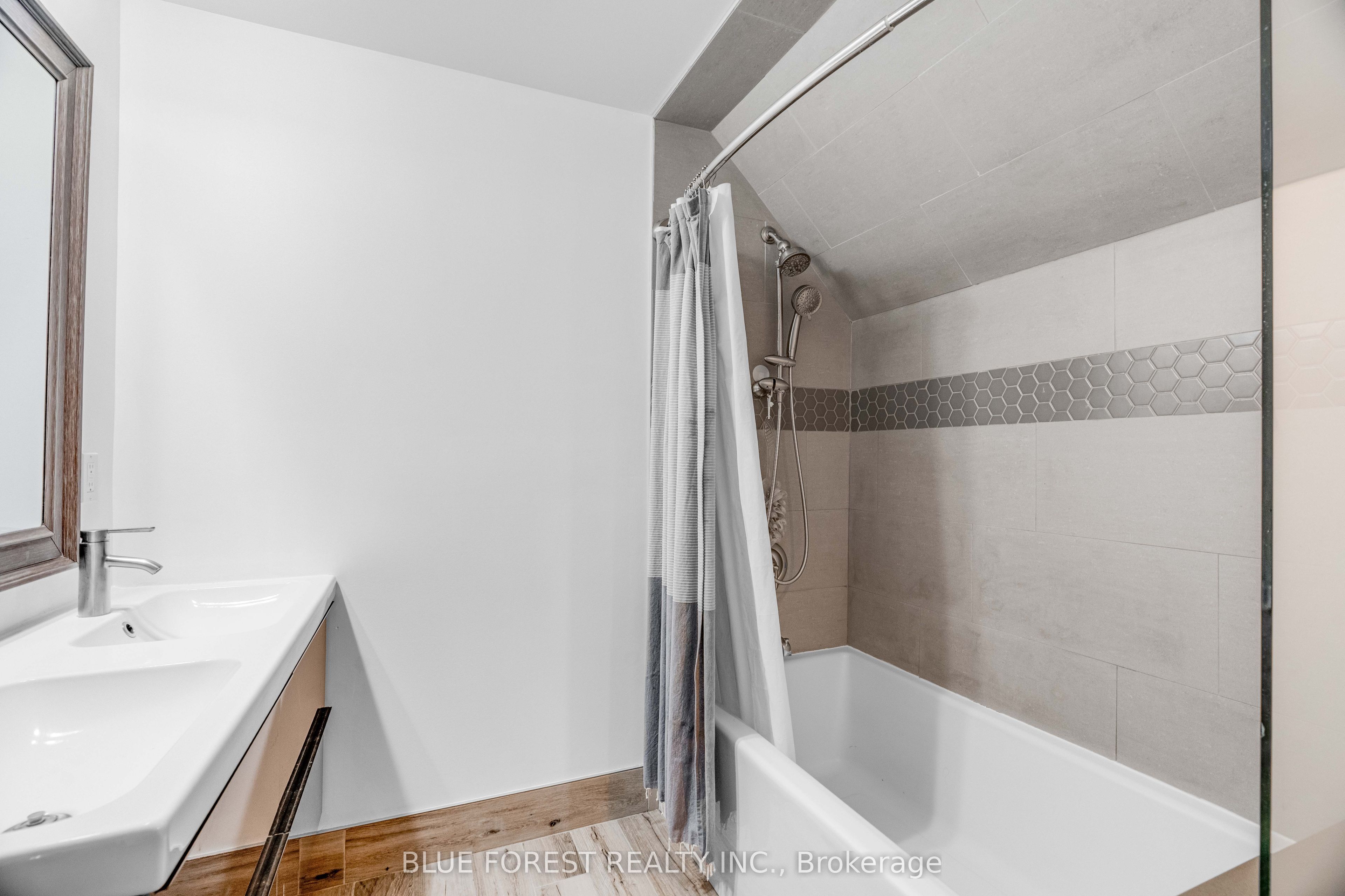 521 Upper Queen Street Property Photo 23