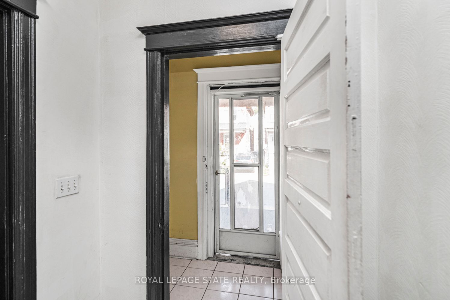 39 Arthur Avenue N Property Photo 6