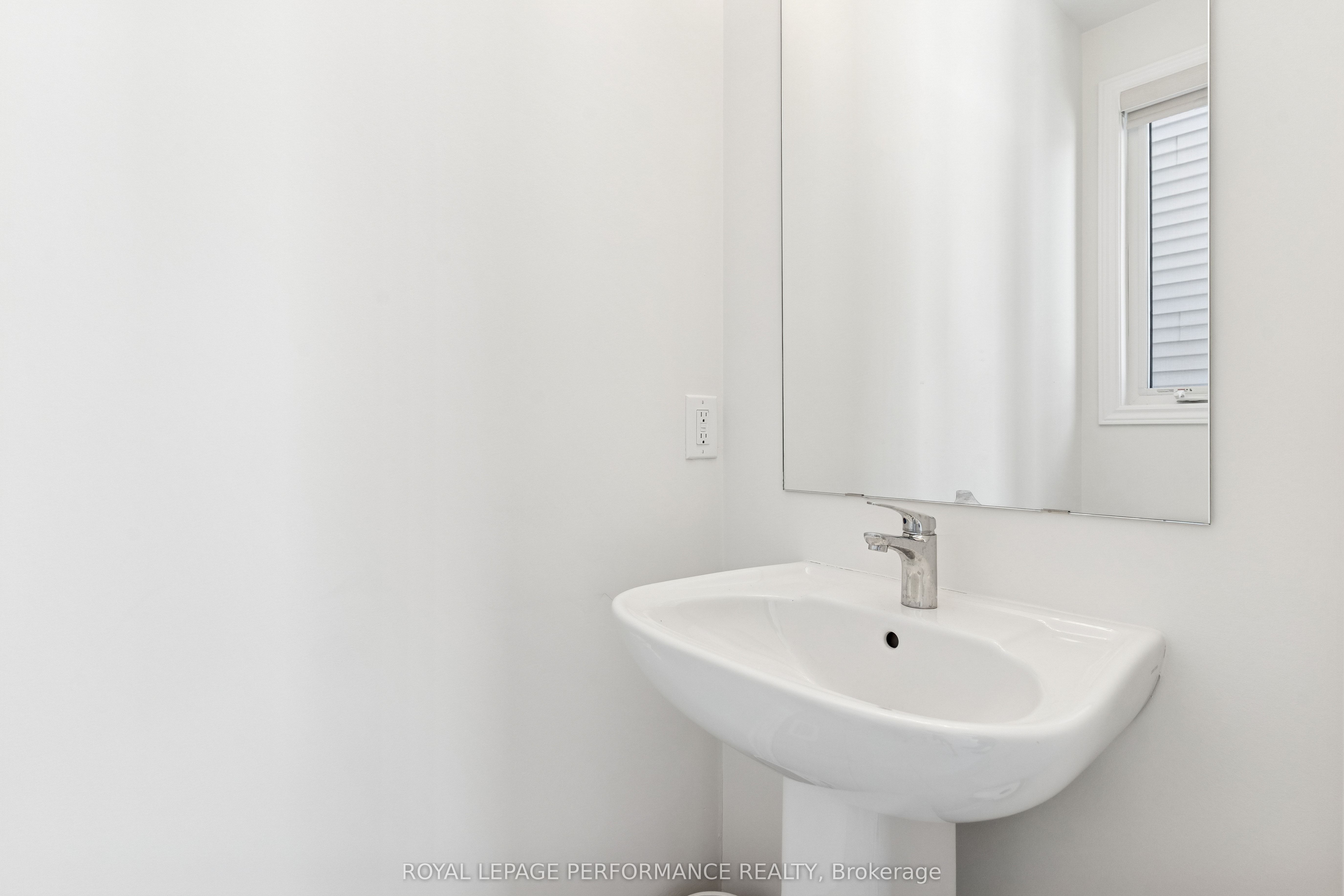 845 Snap Hook Crescent Property Photo 6