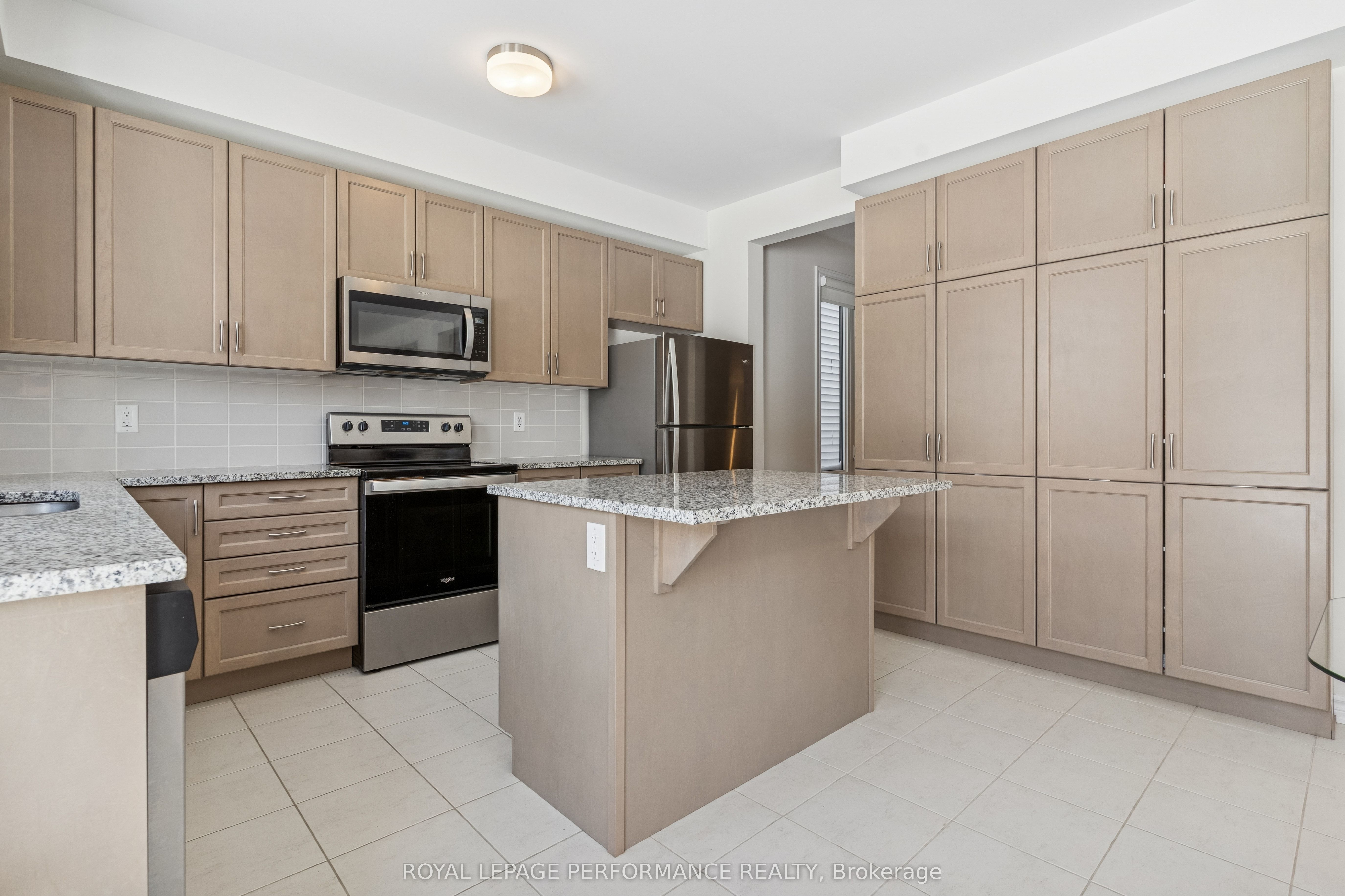 845 Snap Hook Crescent Property Photo 18