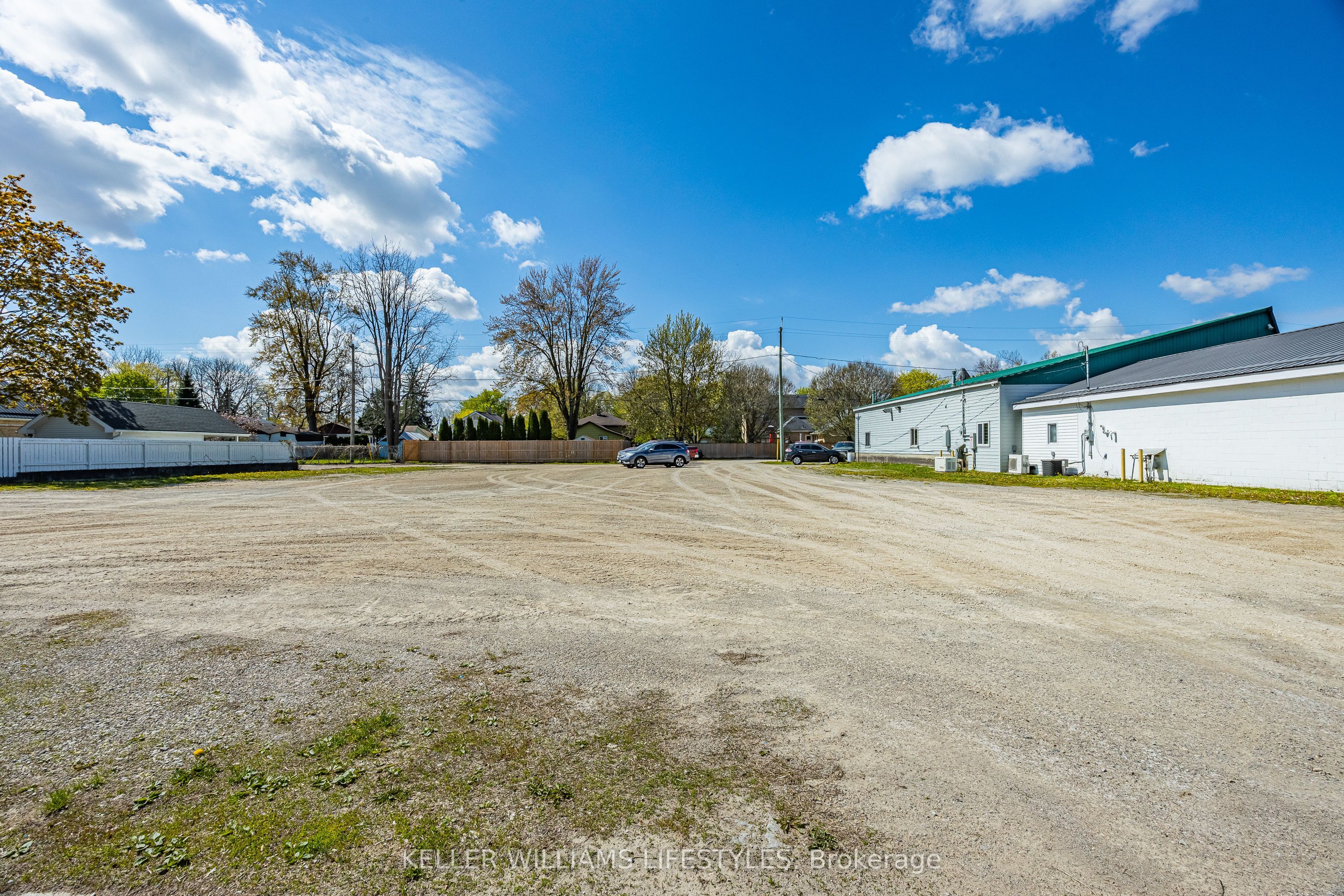 165 Ailsa Craig Main Street Property Photo 2
