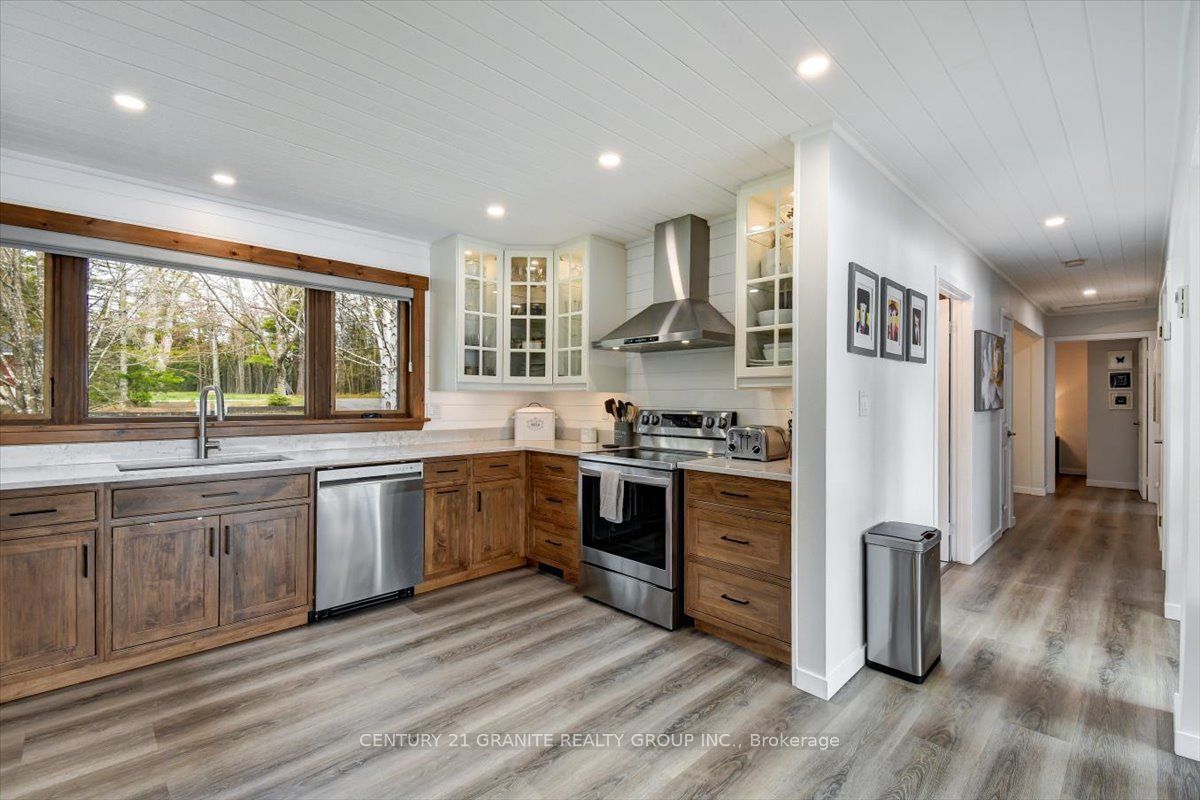 1012 Black Road Property Photo 4