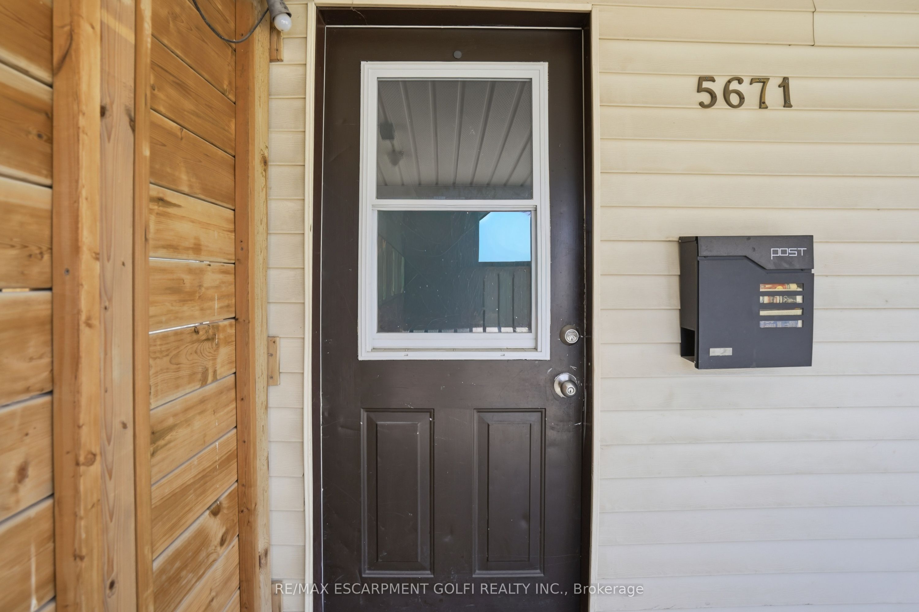 5671 Desson Avenue Property Photo 4