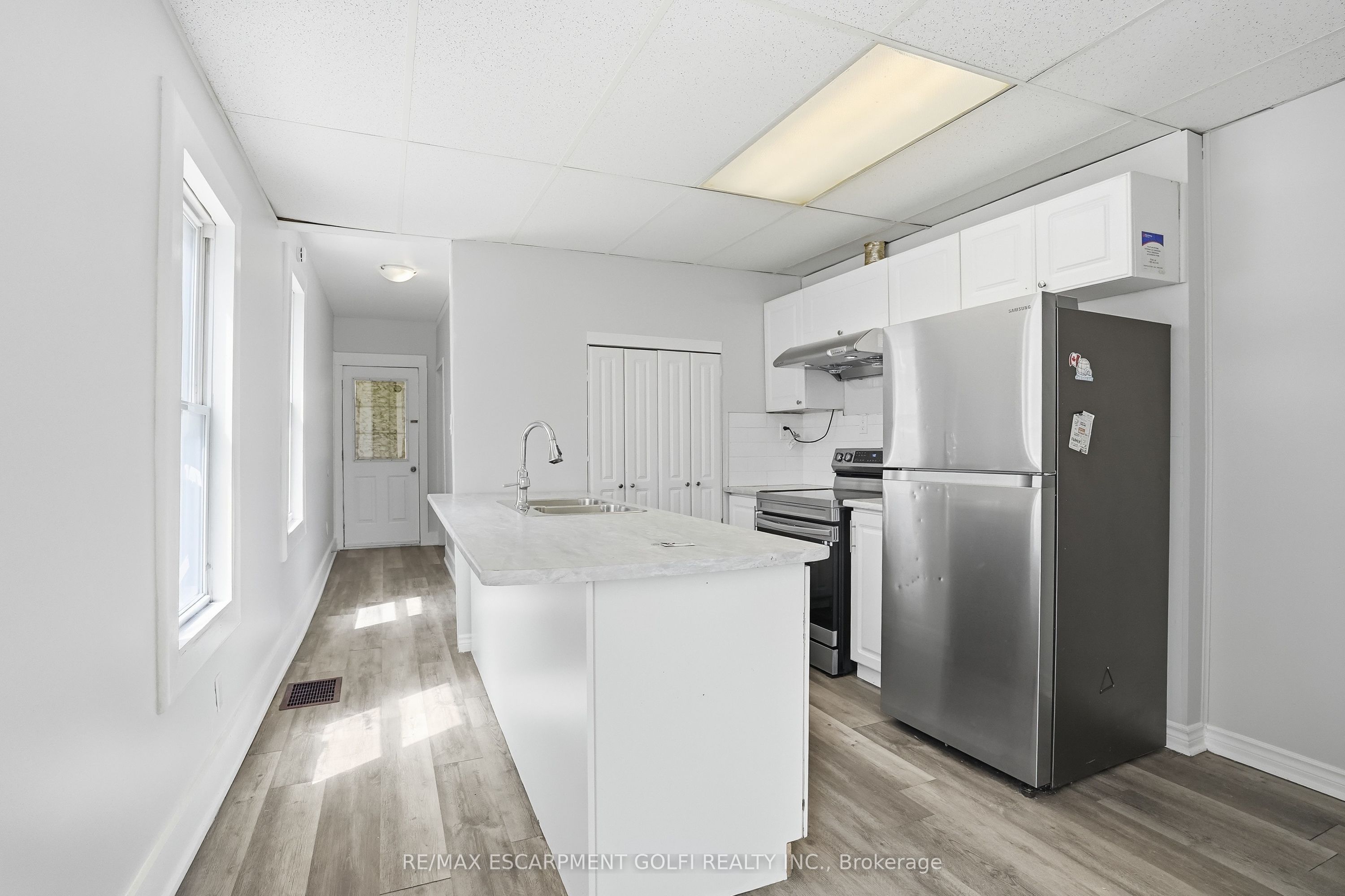 5671 Desson Avenue Property Photo 11