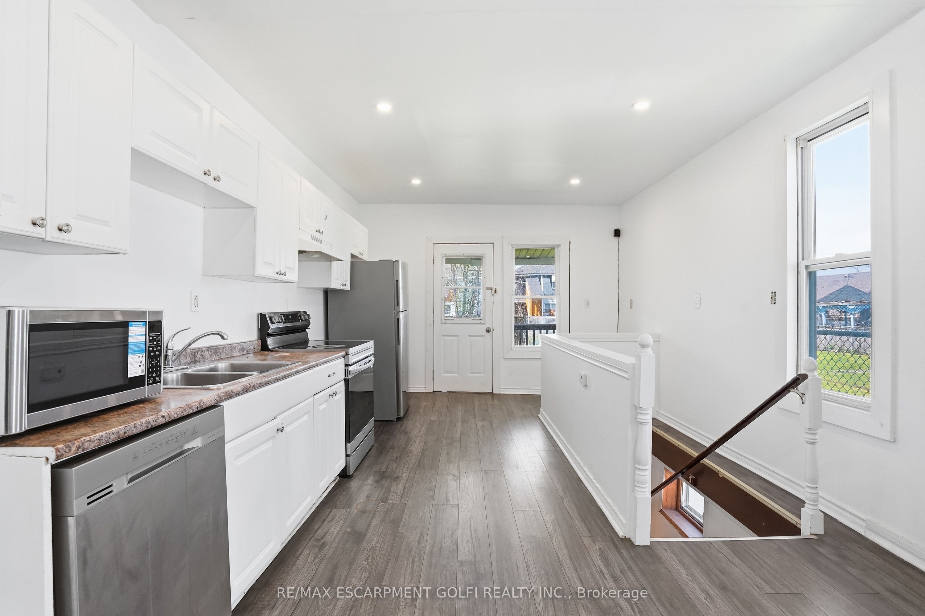5671 Desson Avenue Property Photo 16