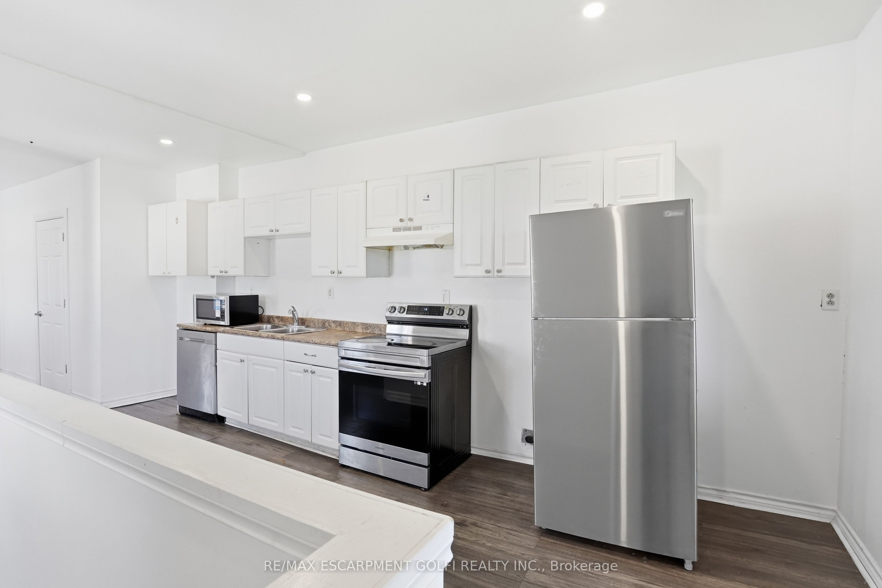 5671 Desson Avenue Property Photo 17