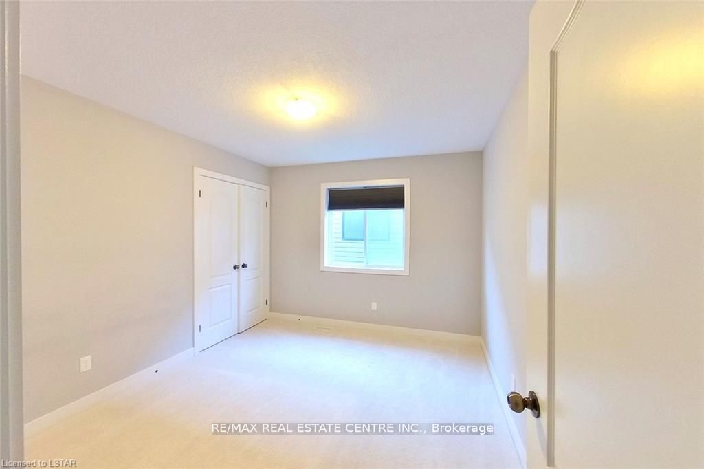 1560 Finley Crescent Property Photo 15