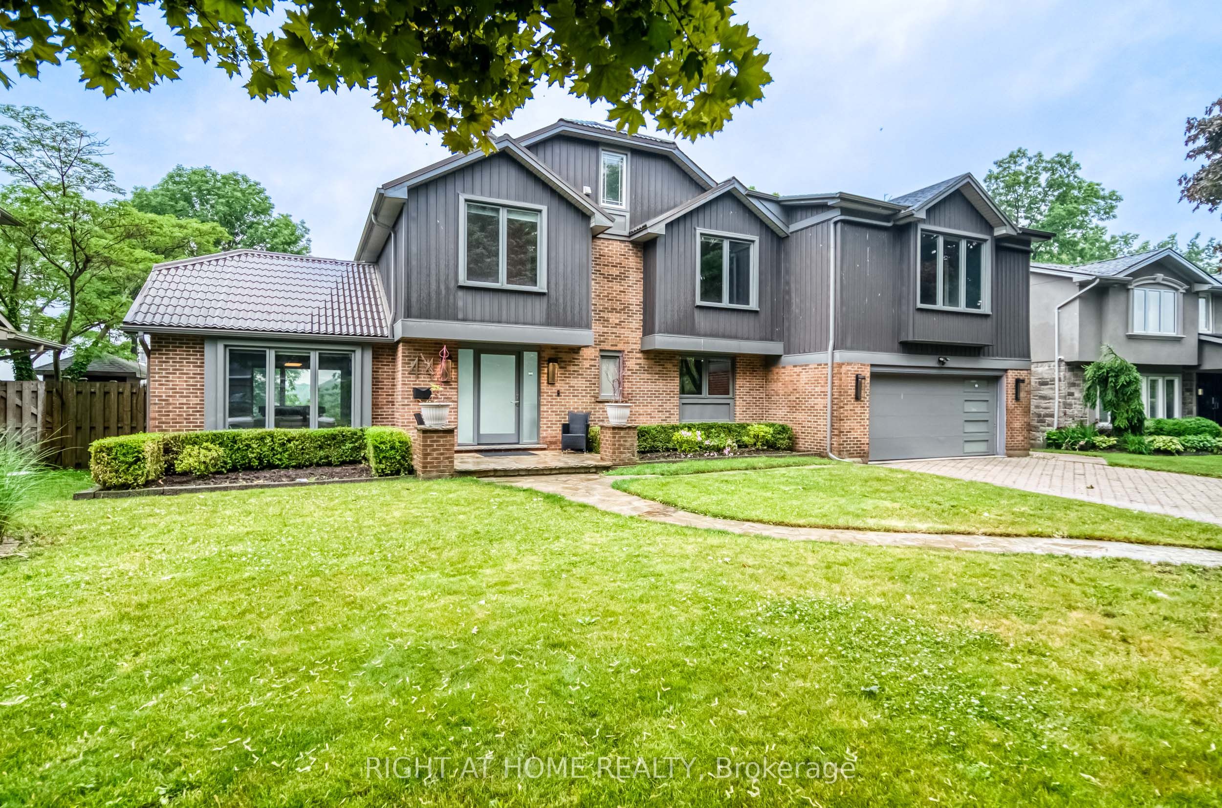 44 Royal Henley Boulevard Property Photo 1