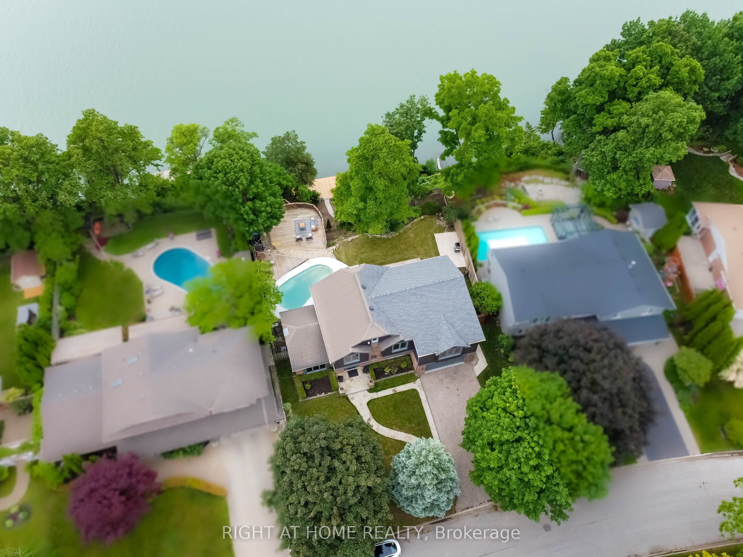 44 Royal Henley Boulevard Property Photo 2