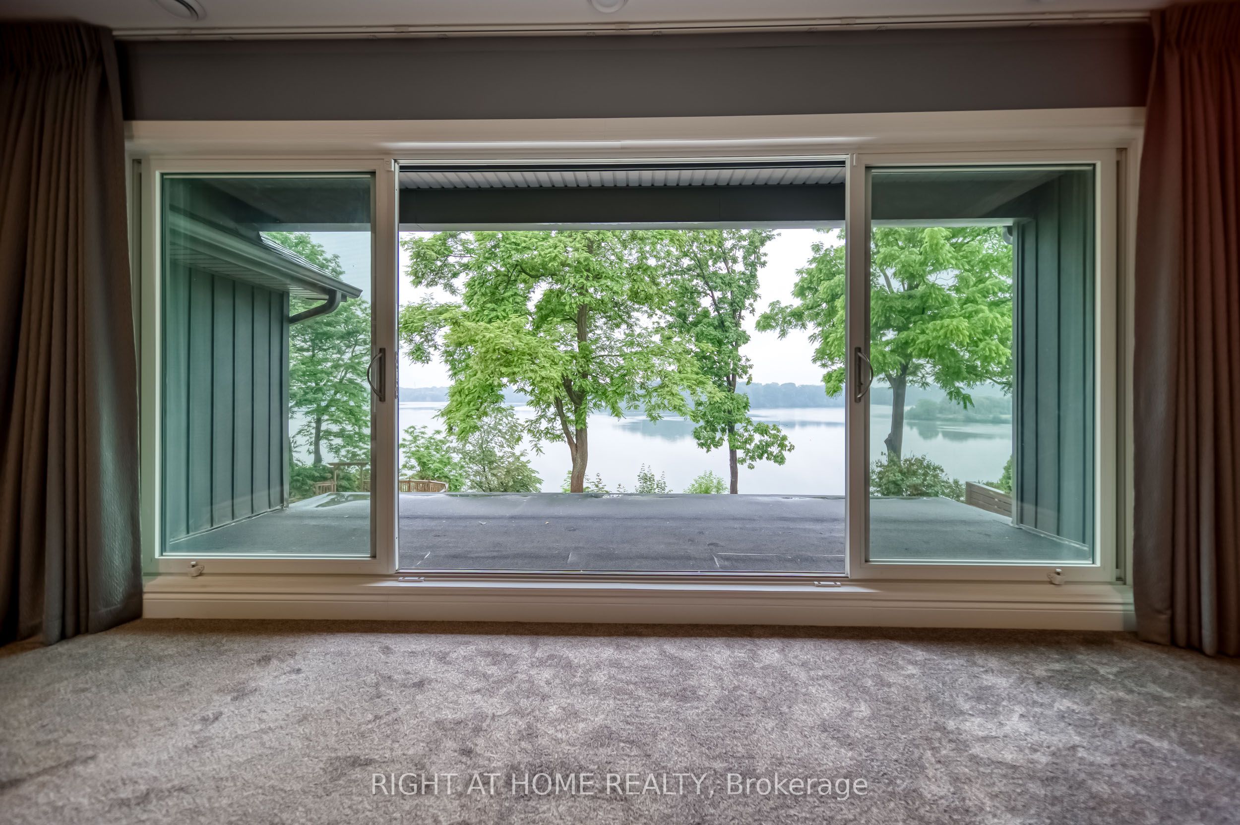 44 Royal Henley Boulevard Property Photo 28