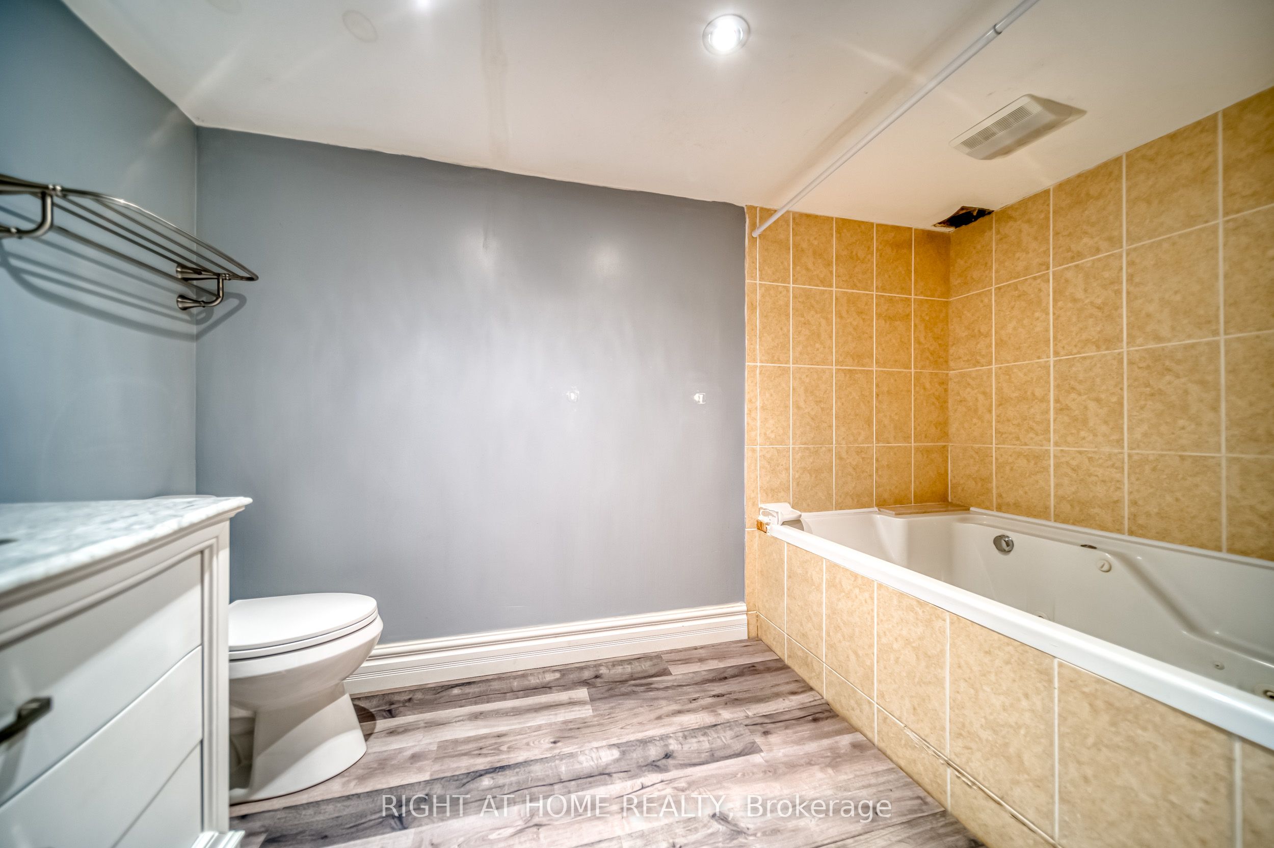 44 Royal Henley Boulevard Property Photo 34