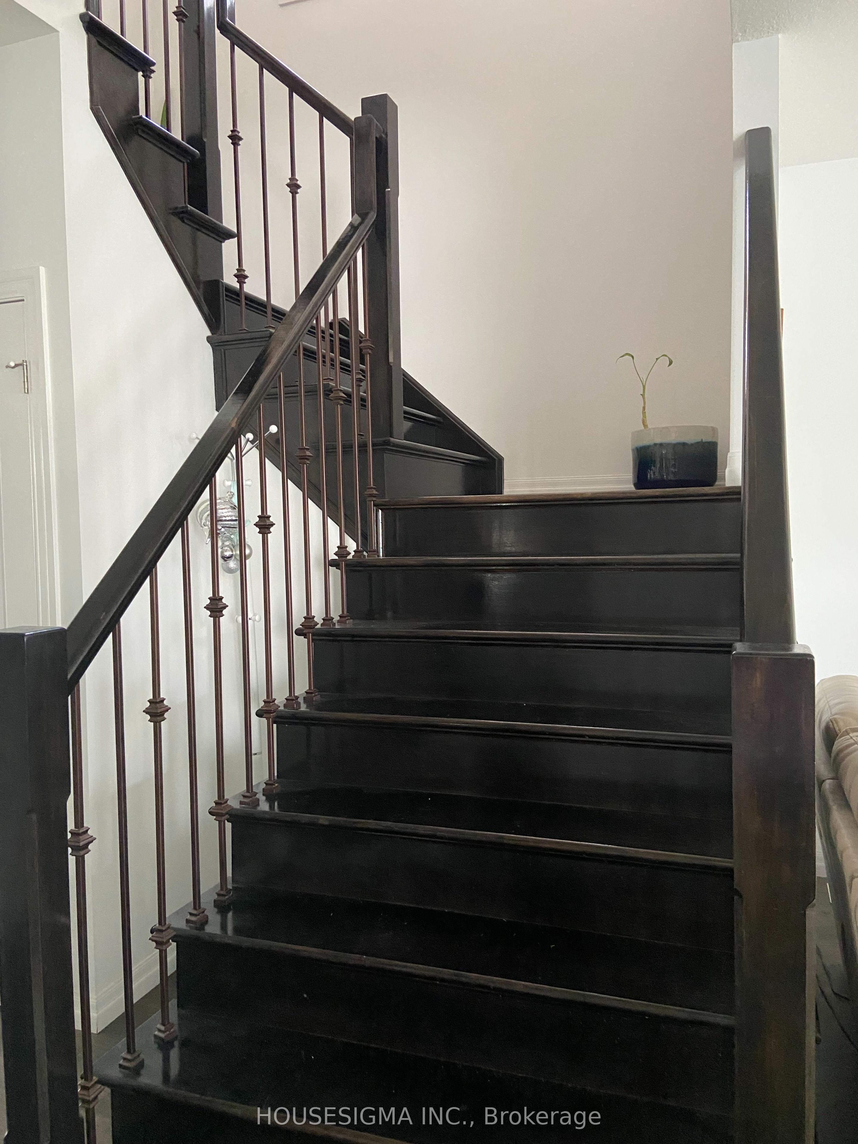 348 Freure Drive W Property Photo 13
