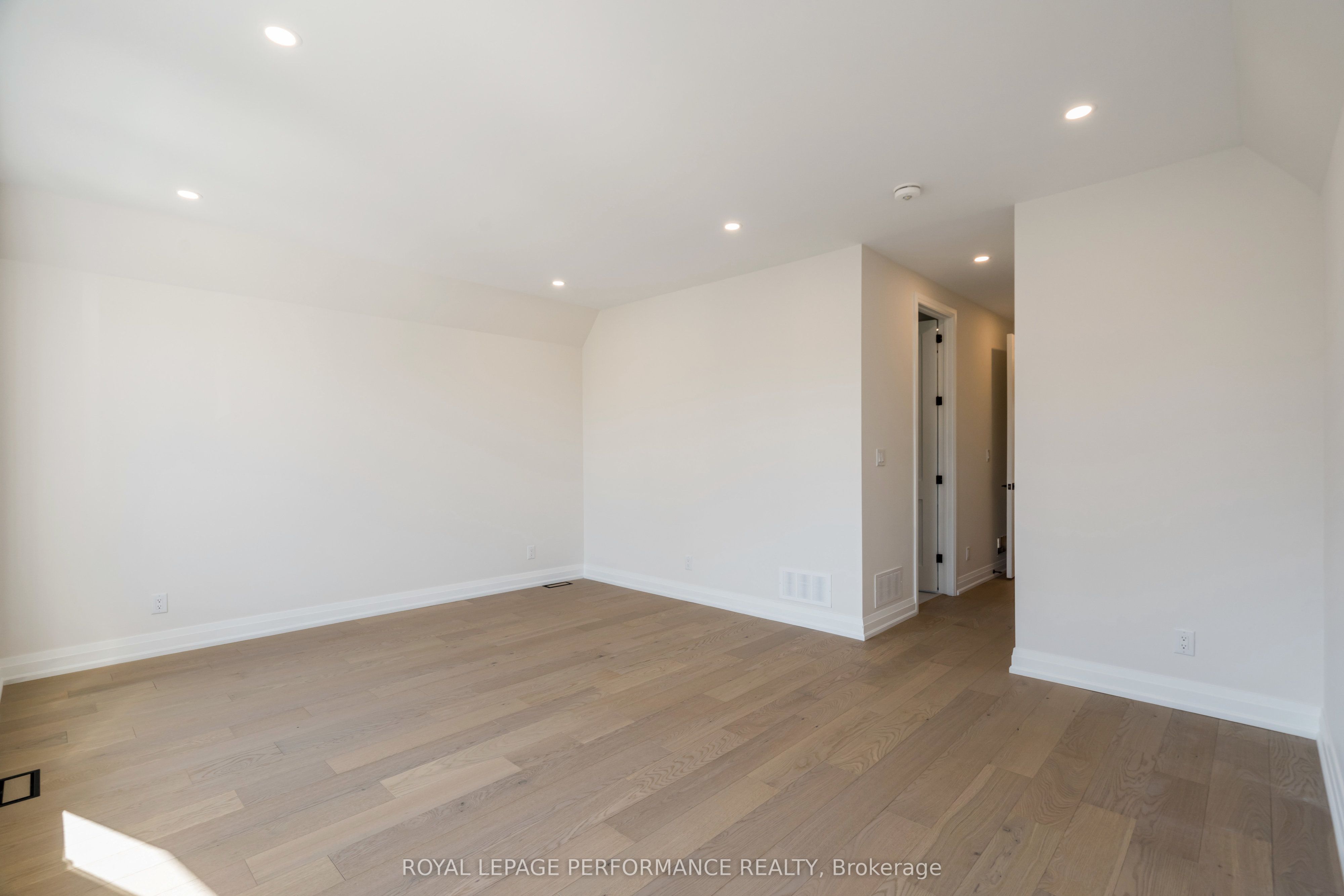31 Commanda Way Property Photo 15