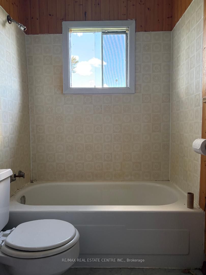 5032 Trans-canada Highway E Property Photo 18