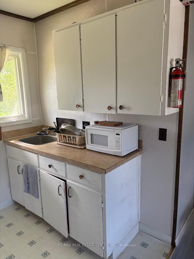 5032 Trans-canada Highway E Property Photo 29