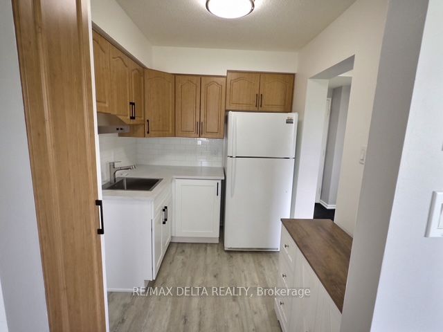 2044 Arrowsmith Drive 105b Property Photo 5