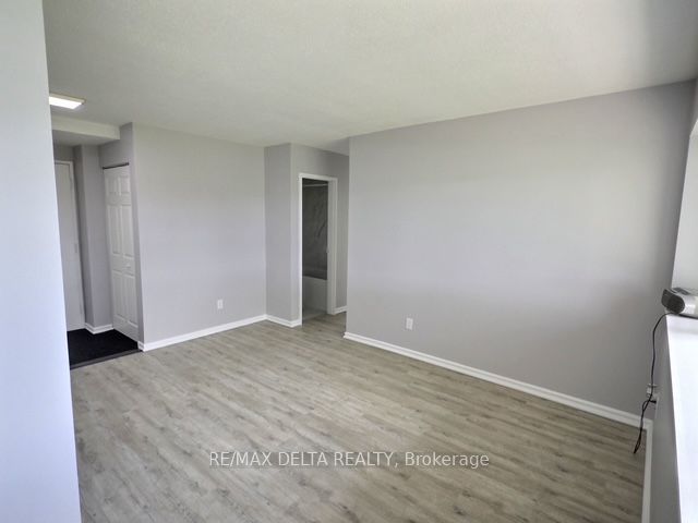 2044 Arrowsmith Drive 105b Property Photo 6