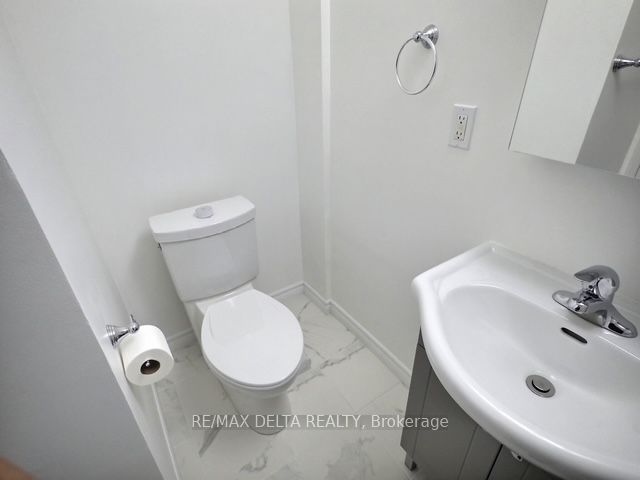 2044 Arrowsmith Drive 105b Property Photo 12
