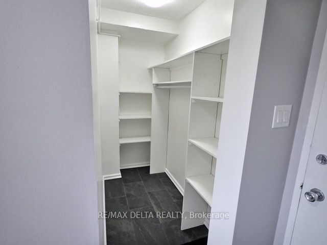 2044 Arrowsmith Drive 105b Property Photo 15