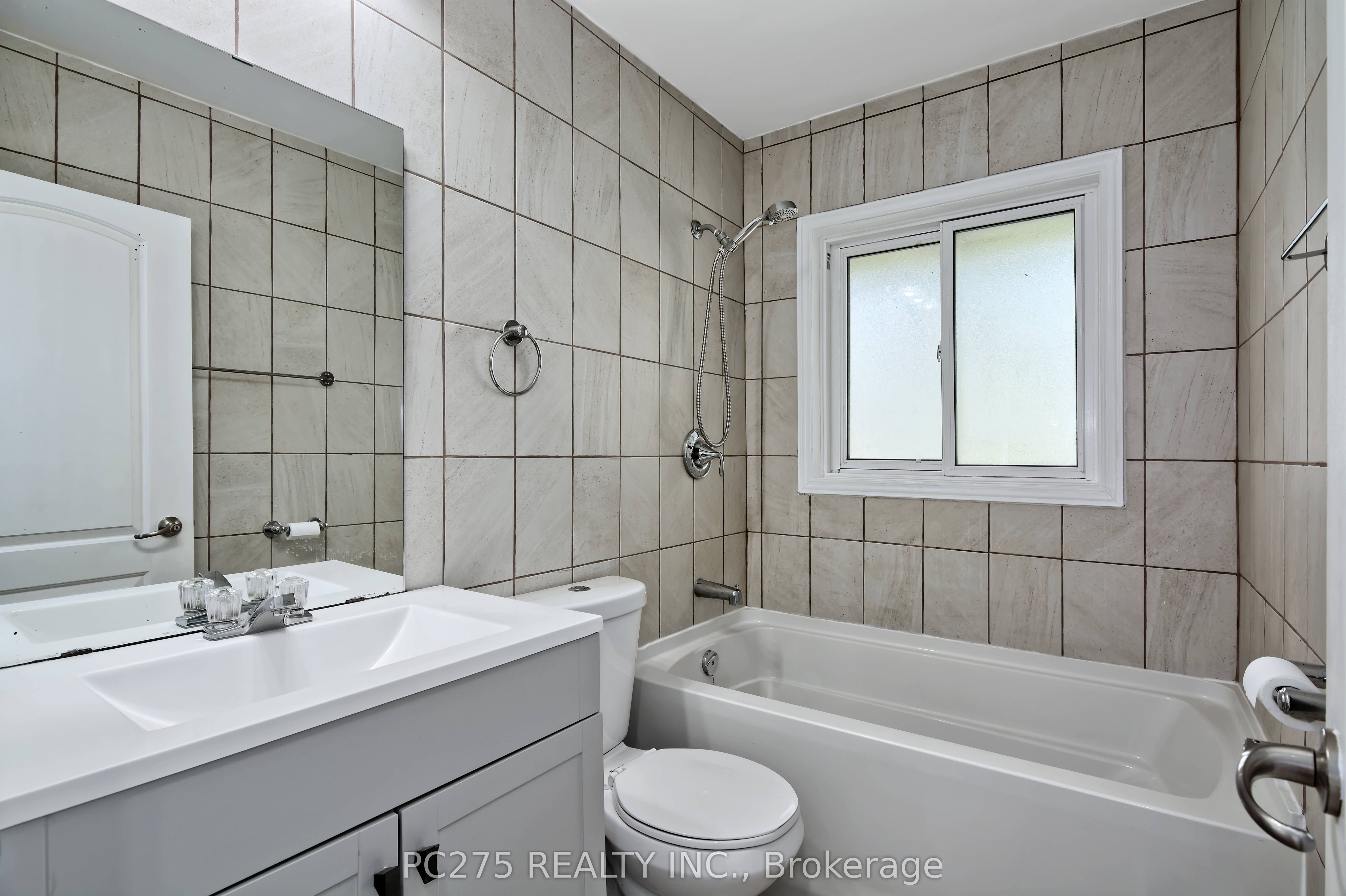 202 Michaelmas Street Property Photo 11