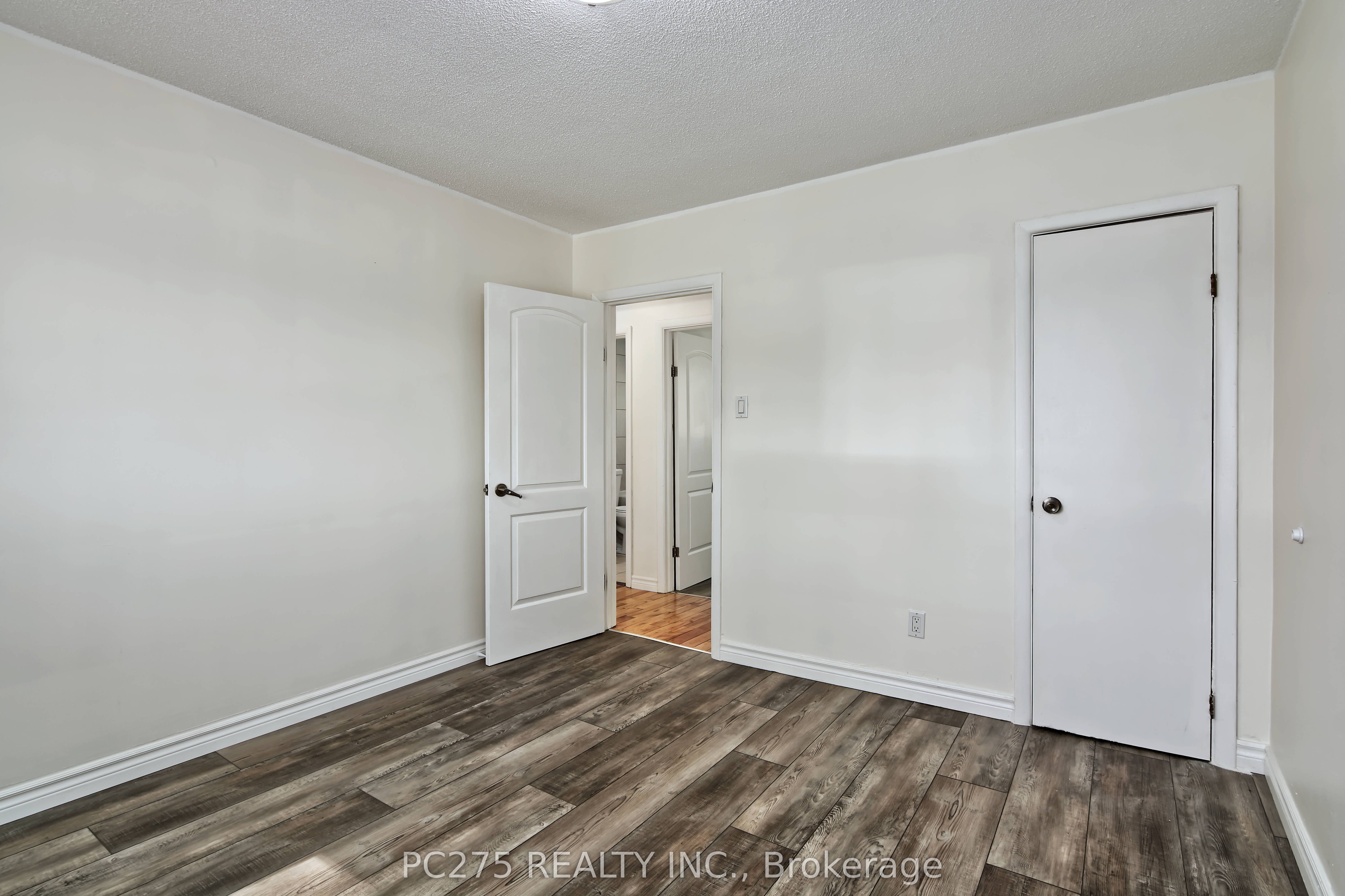 202 Michaelmas Street Property Photo 15