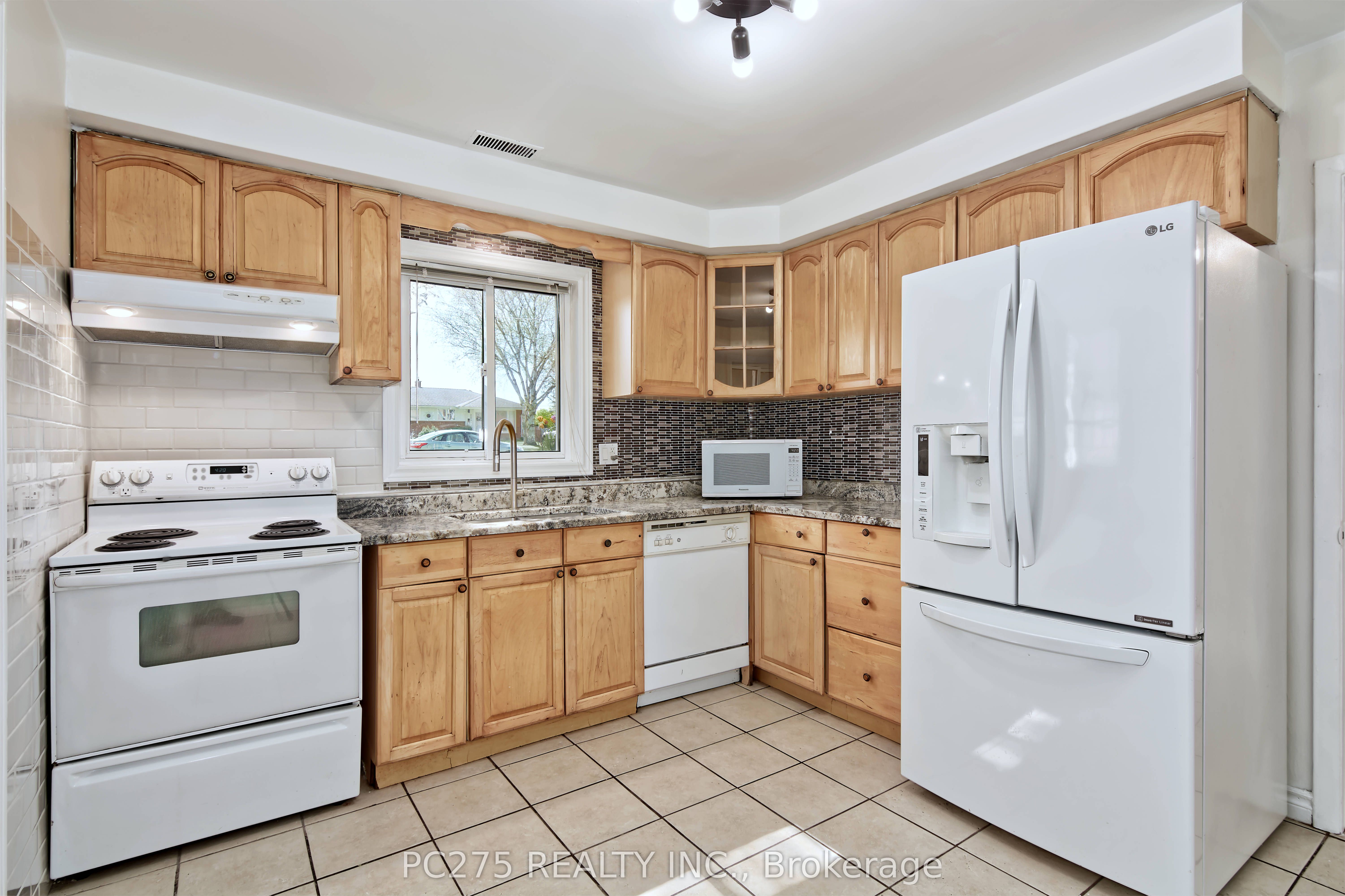 202 Michaelmas Street Property Photo 16