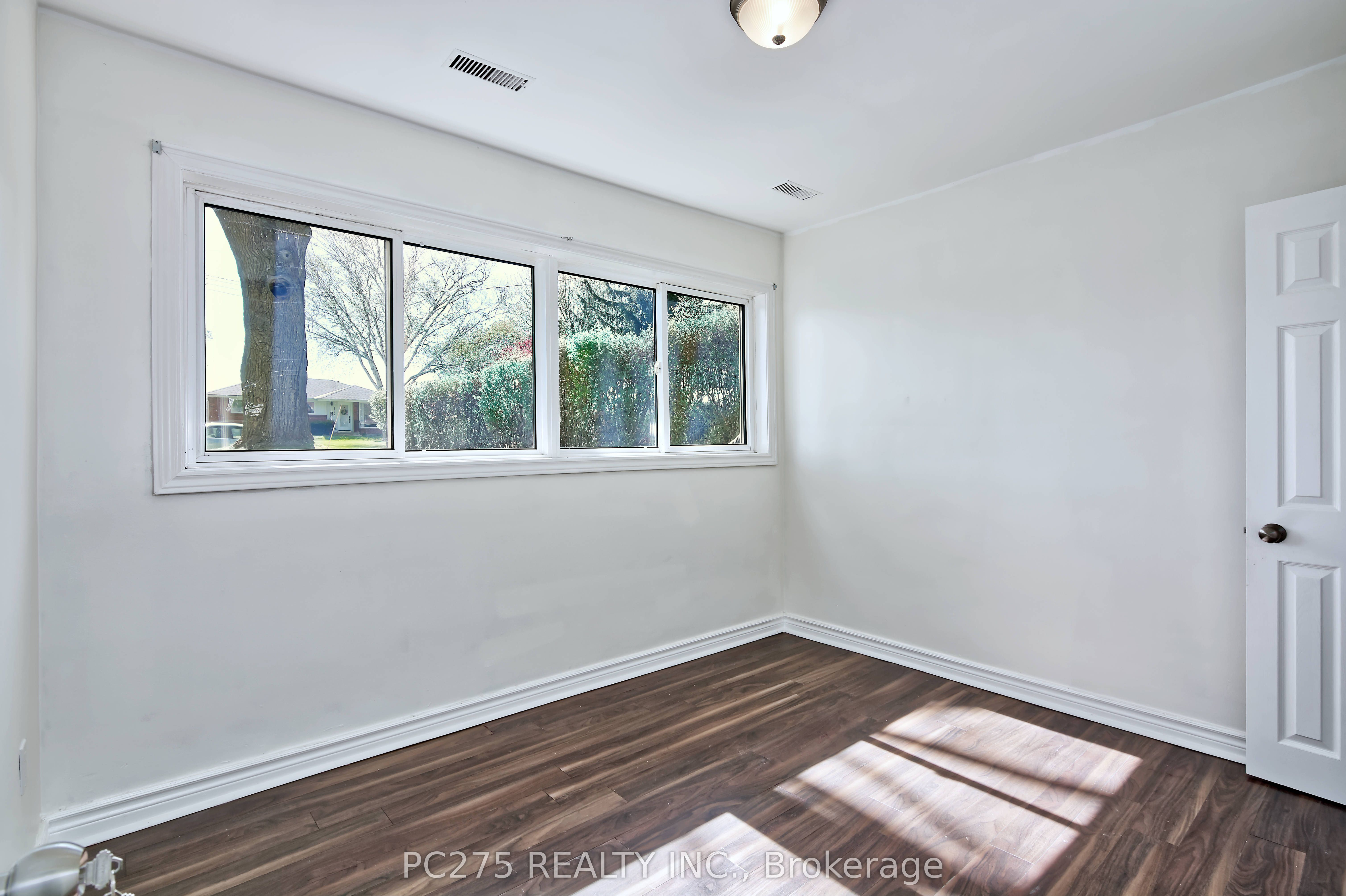 202 Michaelmas Street Property Photo 22