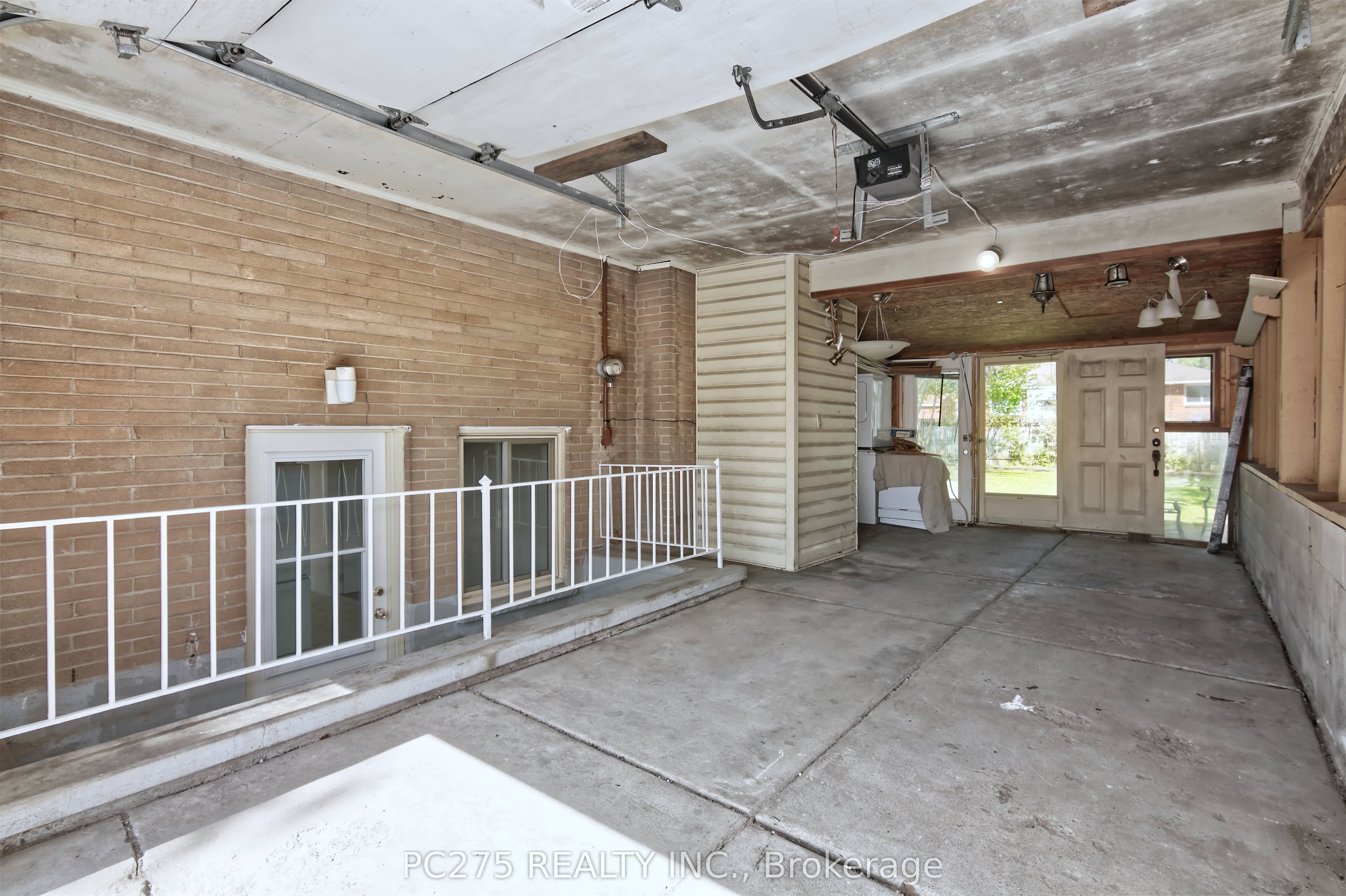 202 Michaelmas Street Property Photo 27