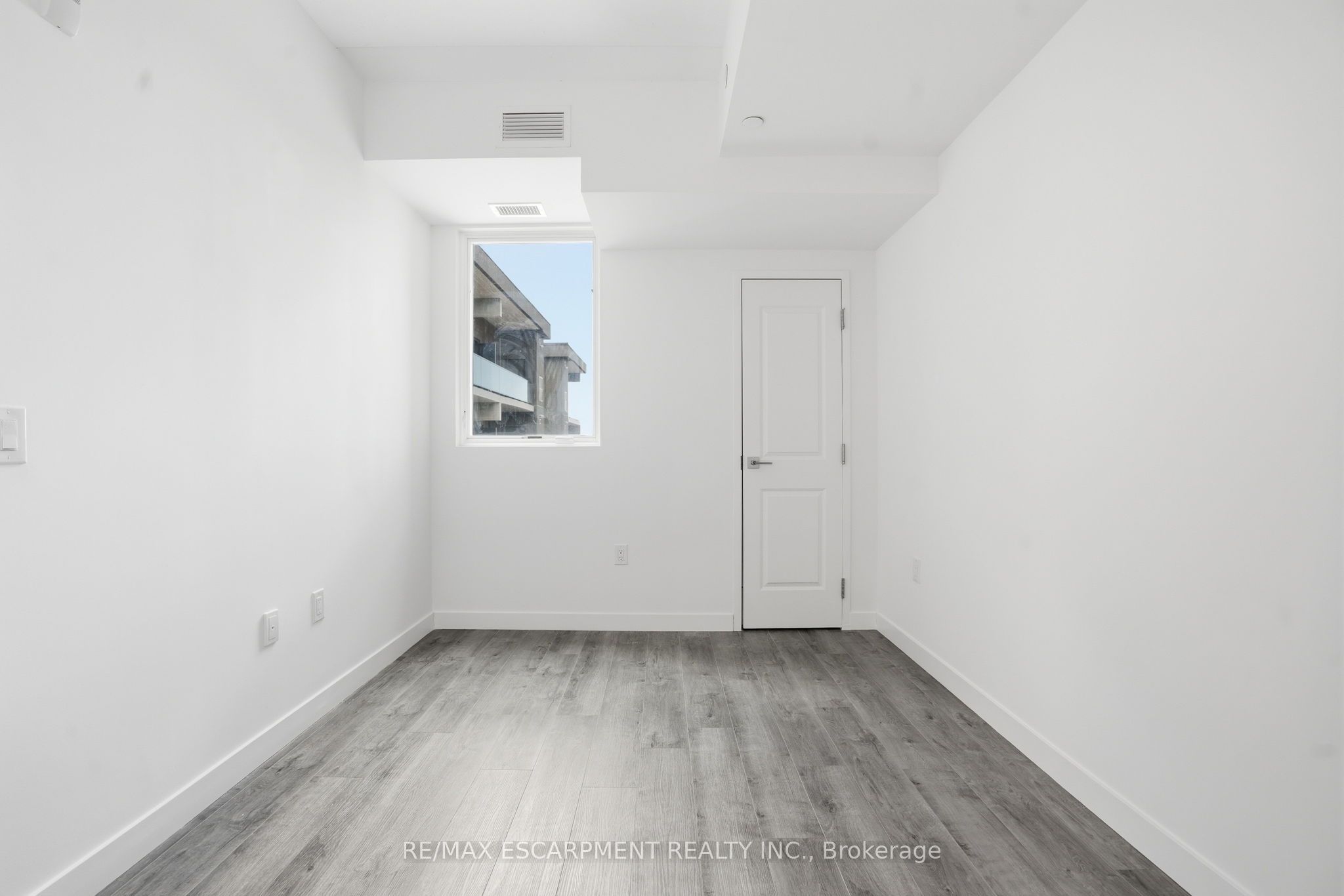 7549b Kalar Road 314 Property Photo 14