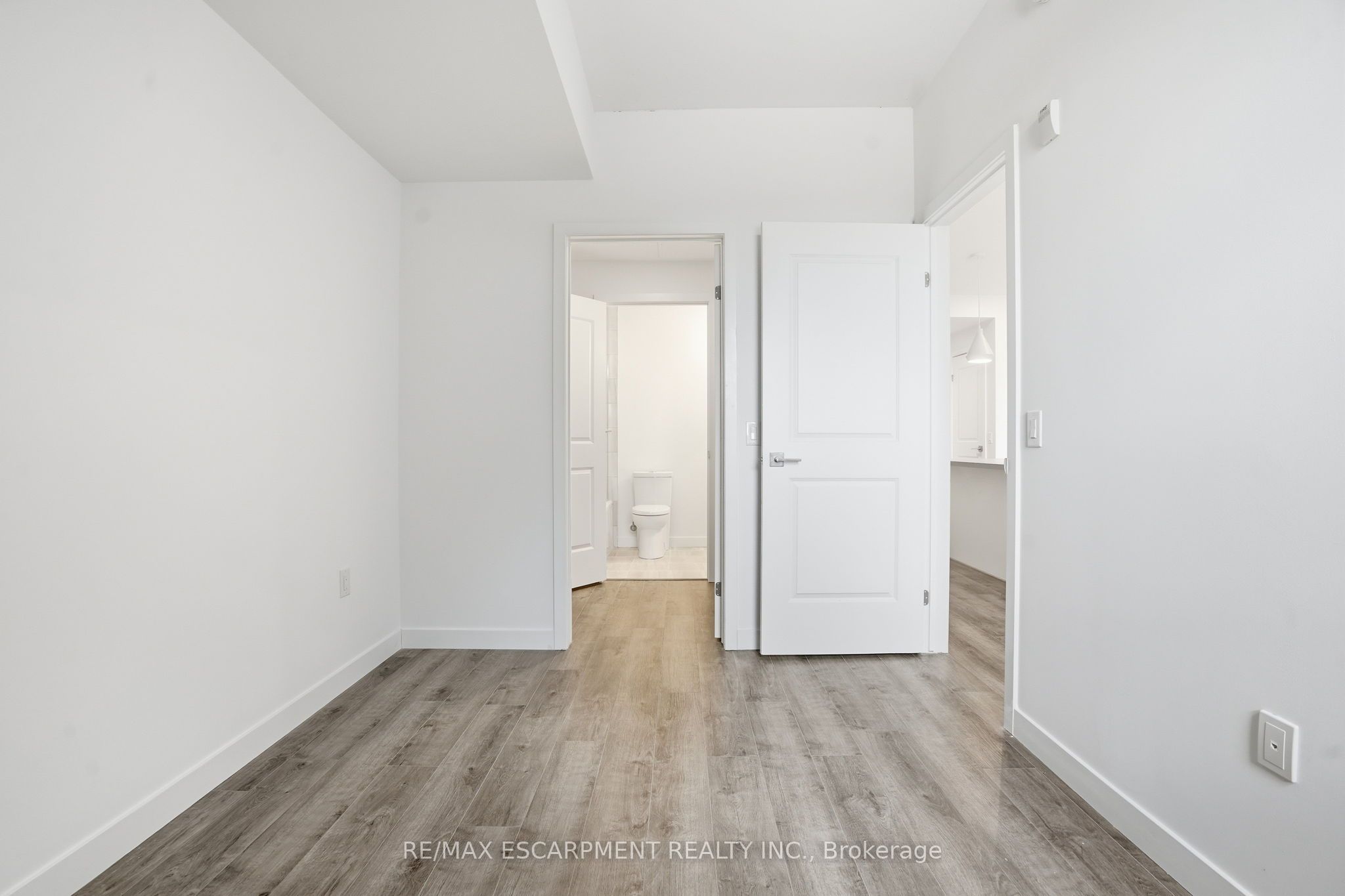 7549b Kalar Road 314 Property Photo 15